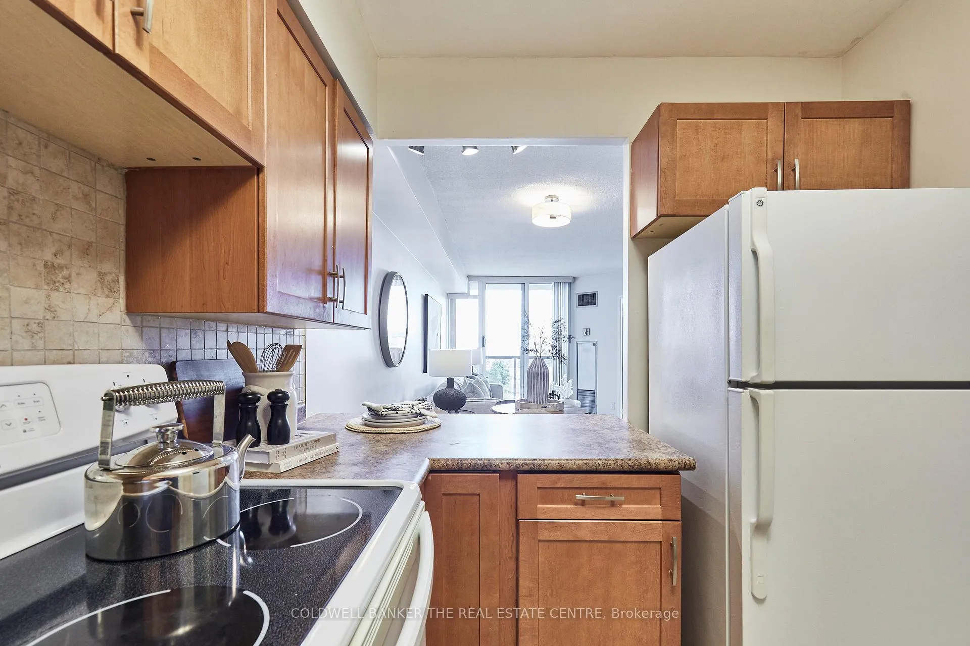 Photo 5 of Unit 401, 2 Westney Road N, Ajax, Central West — HOMEH