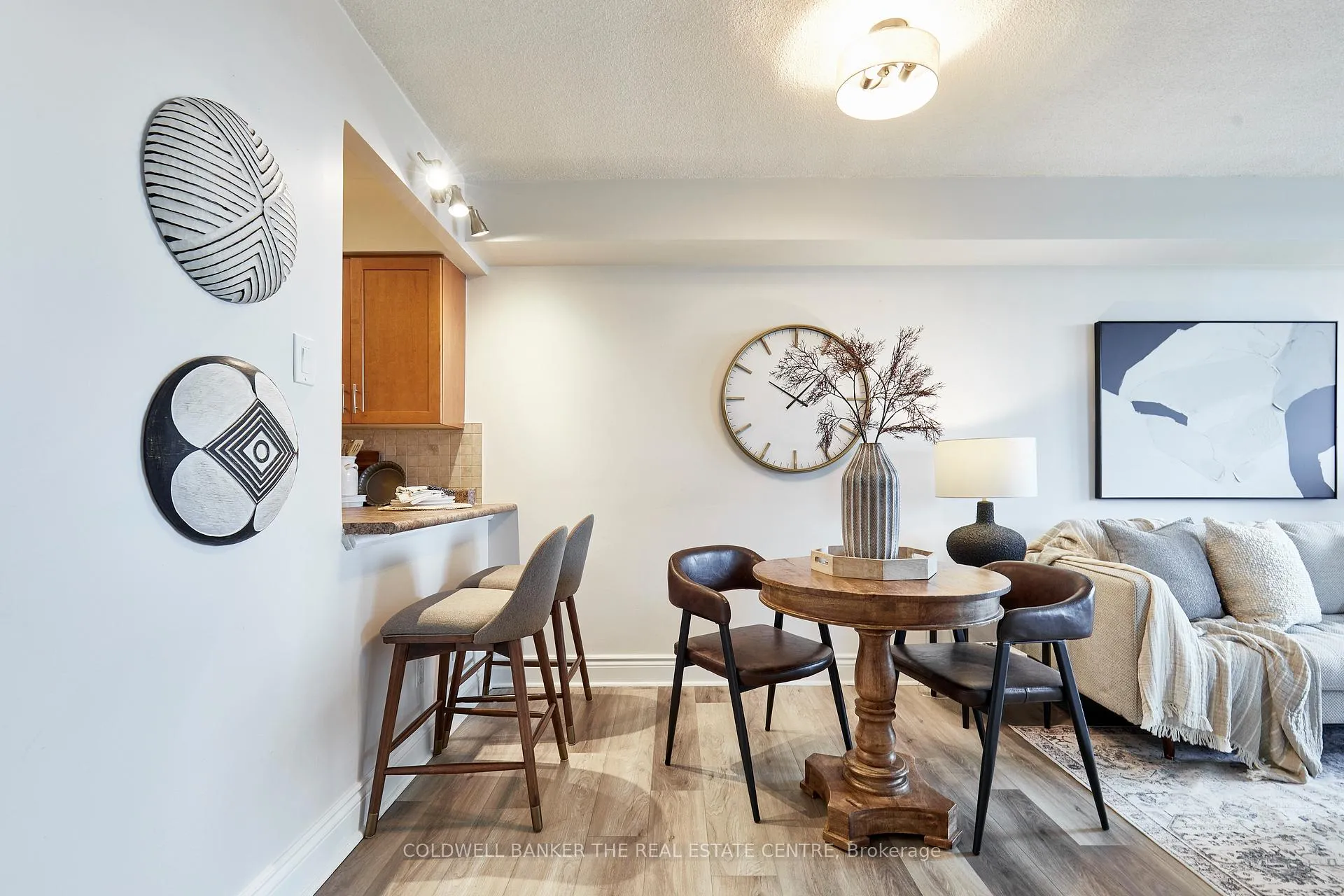 Photo 6 of Unit 401, 2 Westney Road N, Ajax, Central West — HOMEH