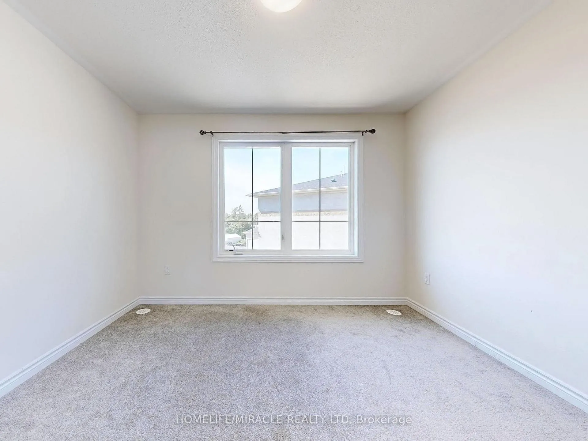 Photo 13 of Unit 9 UPPER, 490 Beresford Path, Oshawa, Central — HOMEH