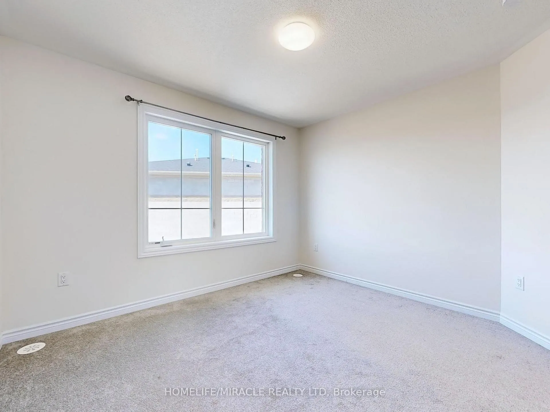 Photo 14 of Unit 9 UPPER, 490 Beresford Path, Oshawa, Central — HOMEH