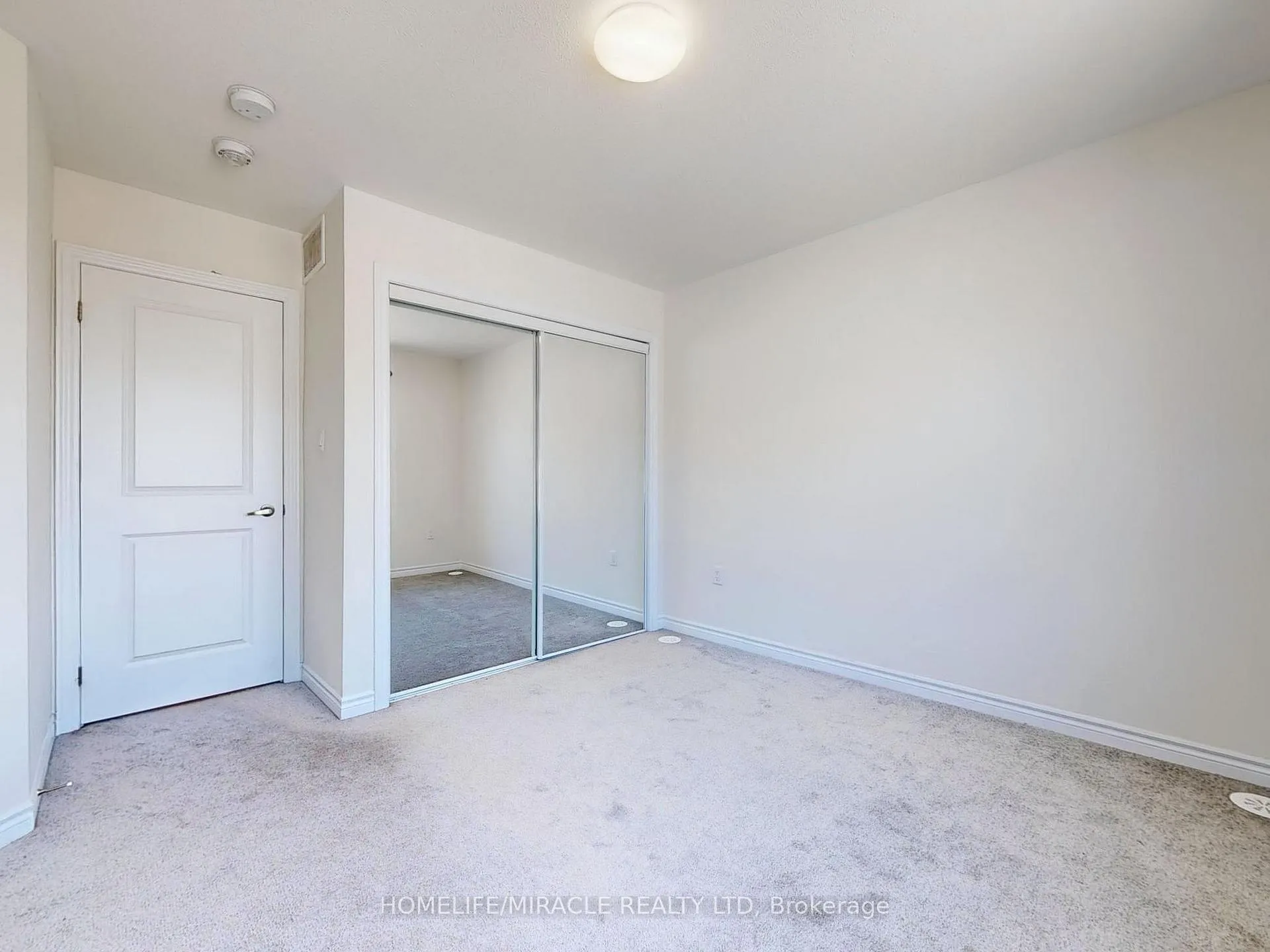 Photo 15 of Unit 9 UPPER, 490 Beresford Path, Oshawa, Central — HOMEH