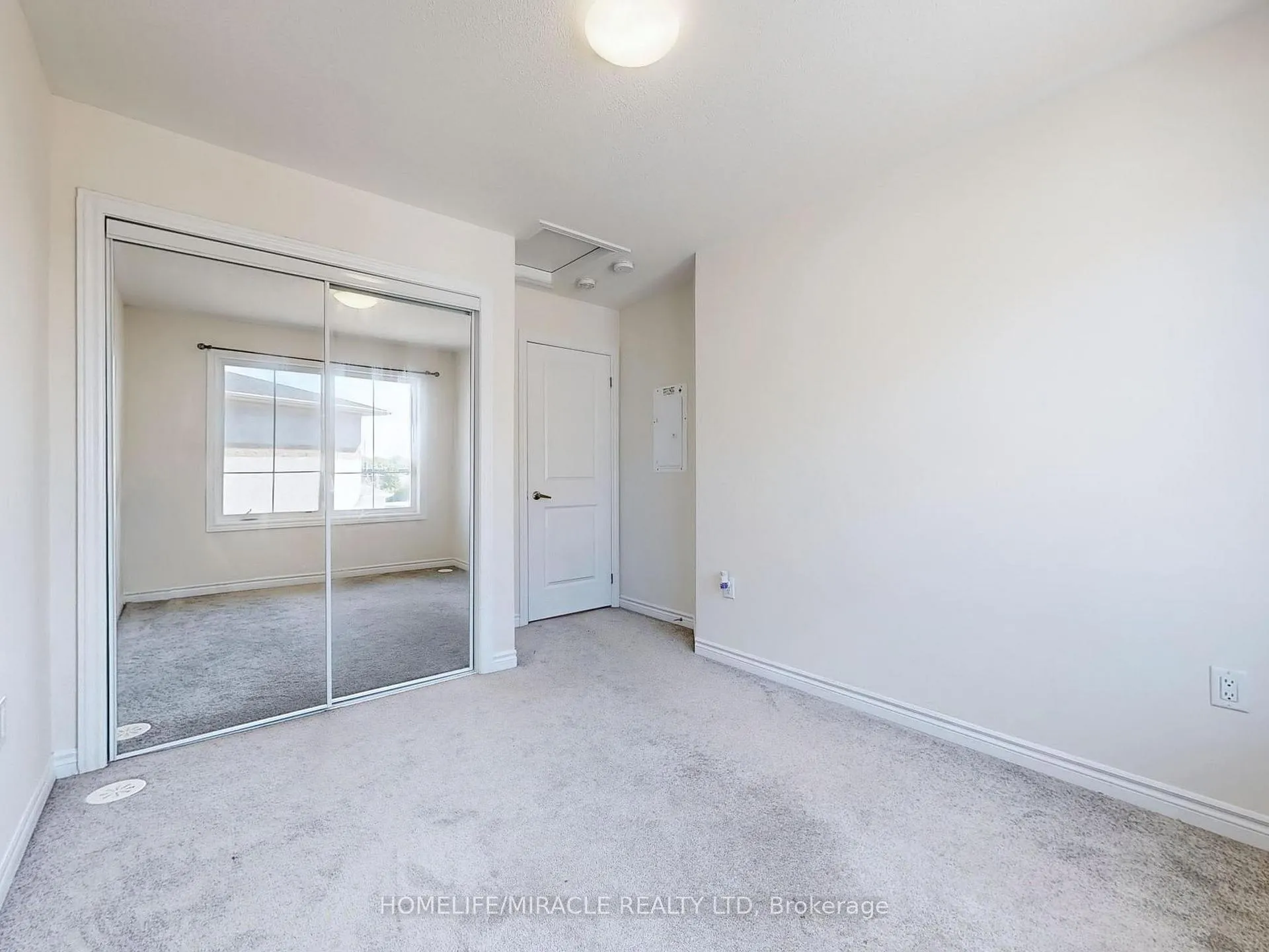 Photo 18 of Unit 9 UPPER, 490 Beresford Path, Oshawa, Central — HOMEH
