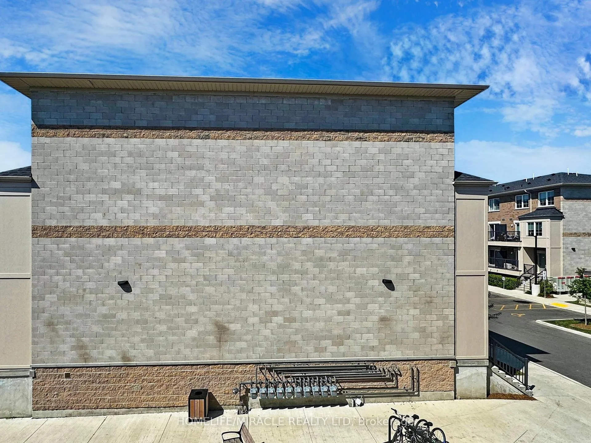 Photo 28 of Unit 9 UPPER, 490 Beresford Path, Oshawa, Central — HOMEH