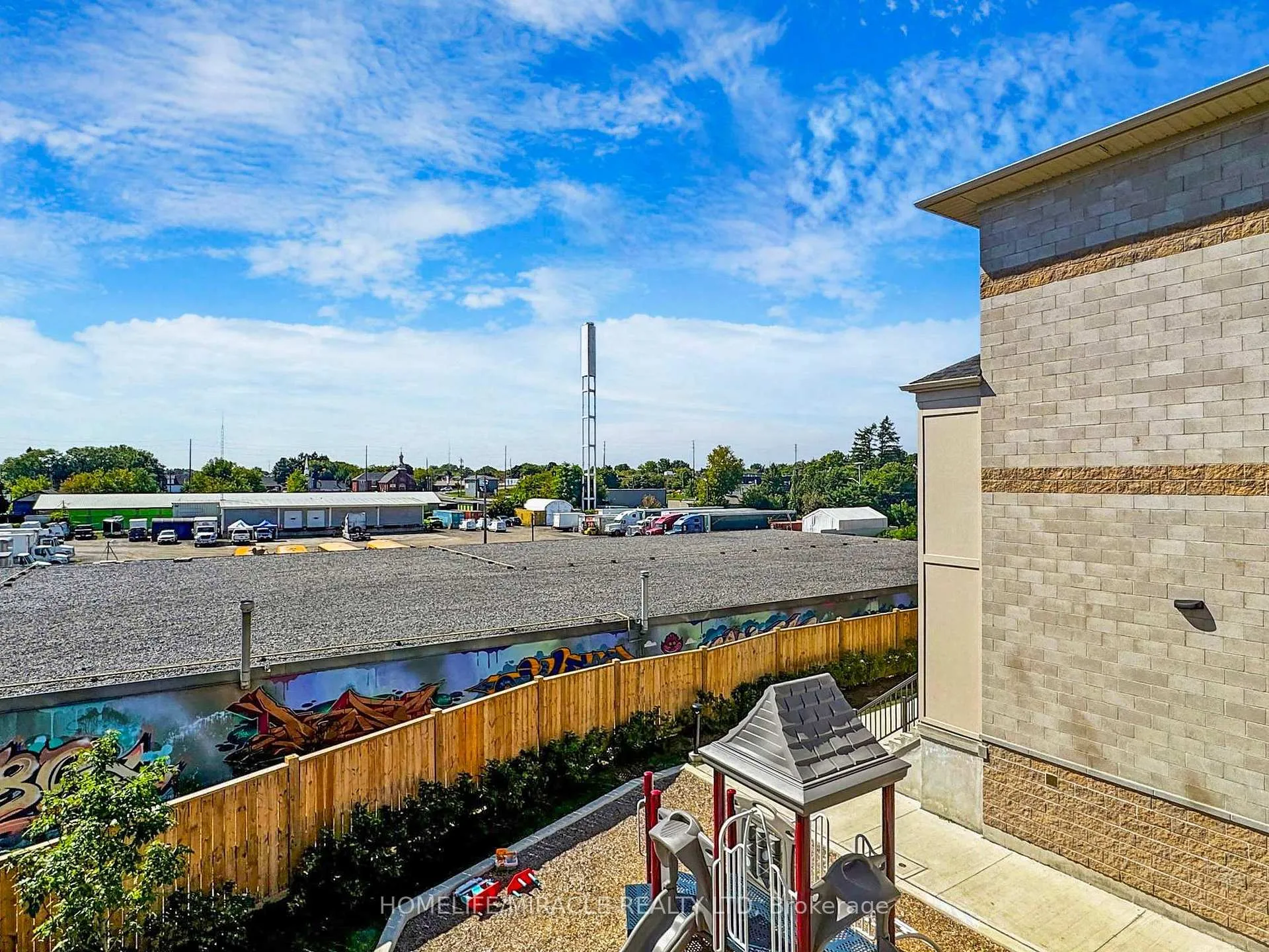 Photo 29 of Unit 9 UPPER, 490 Beresford Path, Oshawa, Central — HOMEH