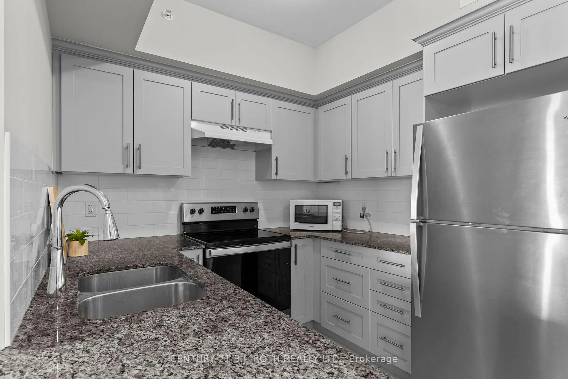 Photo 5 of Unit 409, 54 Koda Street, Barrie, Rural Barrie Southwest — HOMEH