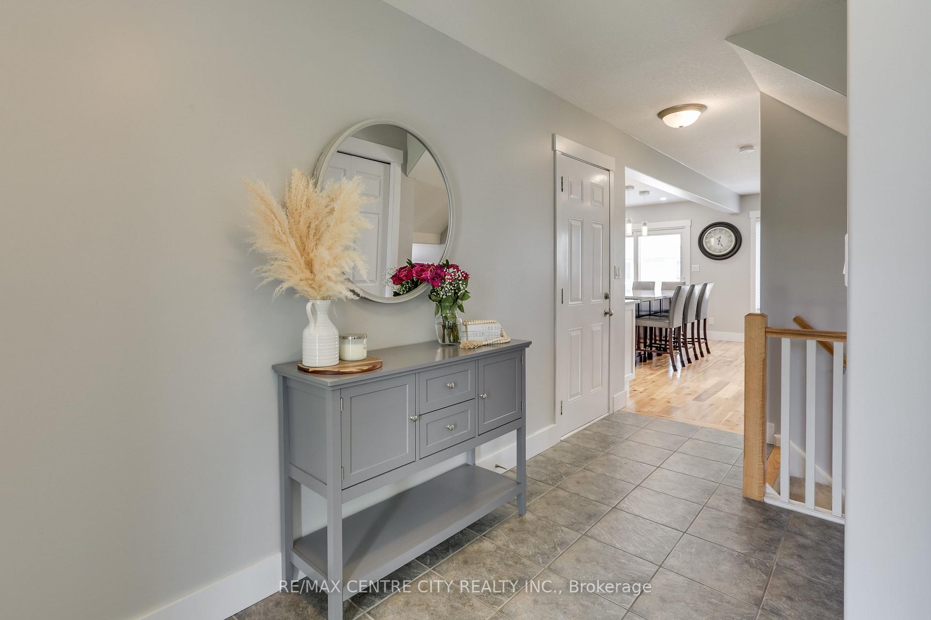 Photo 4 of 52 Owen Court, Central Elgin, Rural Central Elgin — HOMEH