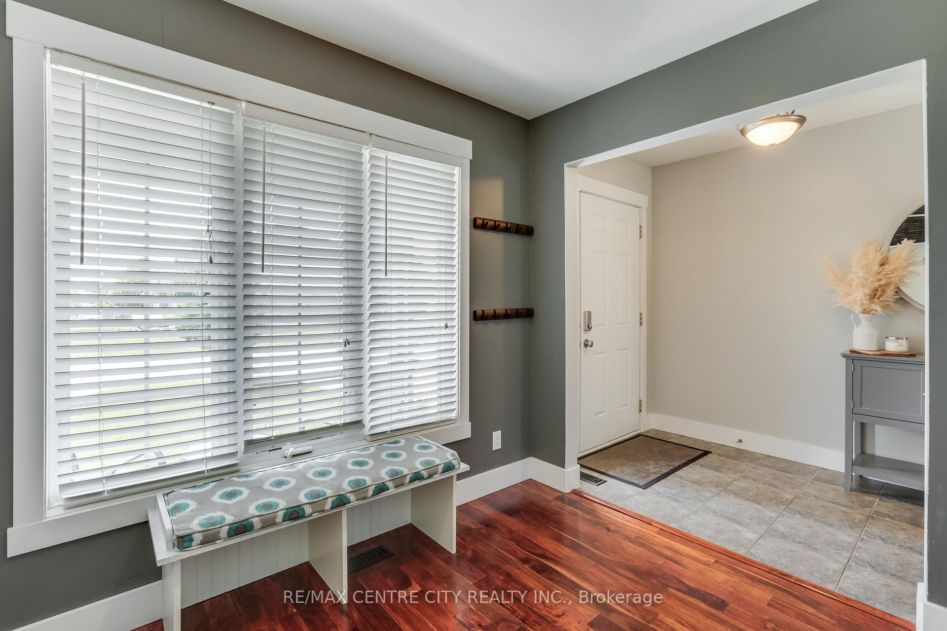 Photo 8 of 52 Owen Court, Central Elgin, Rural Central Elgin — HOMEH
