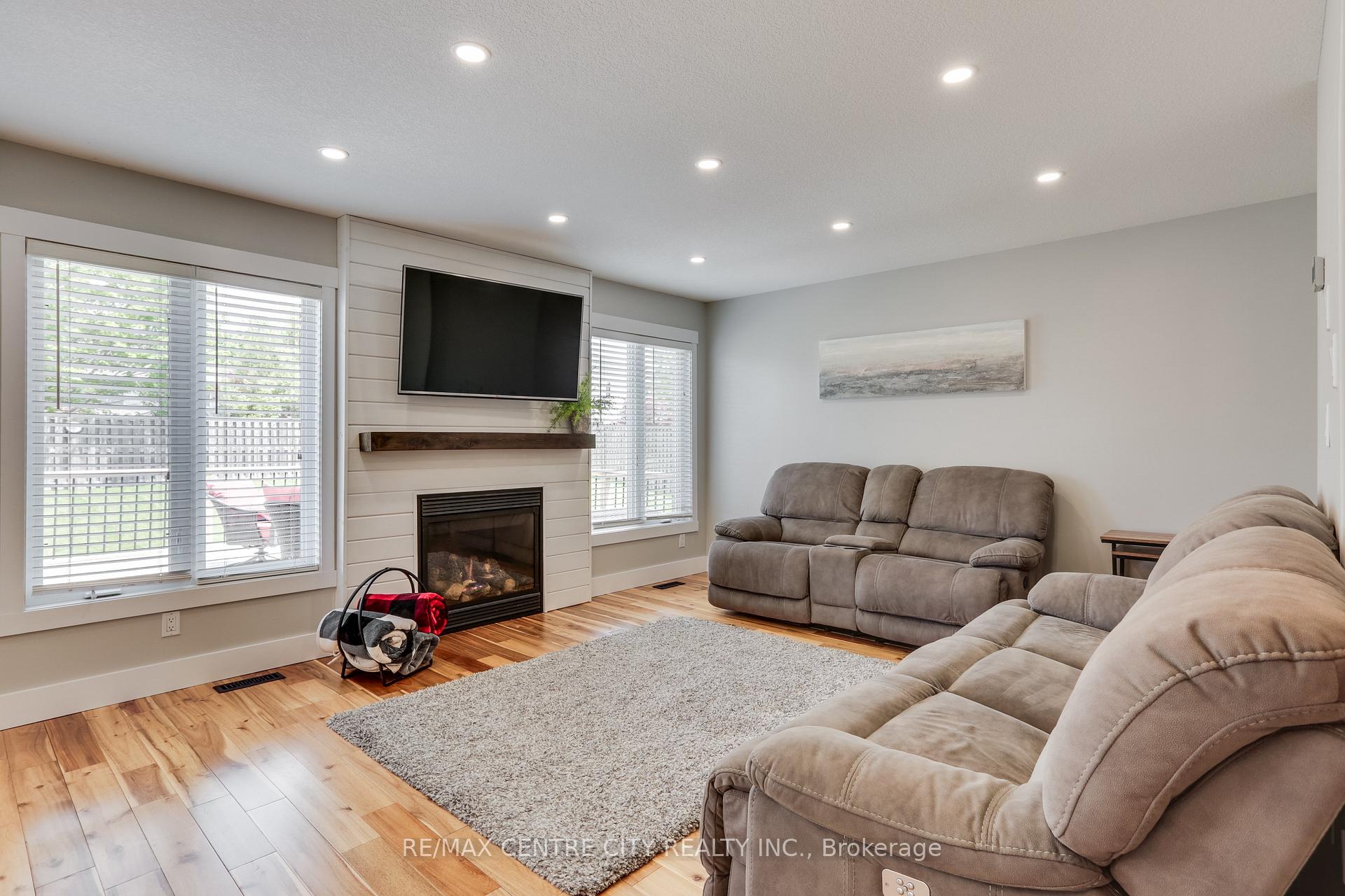 Photo 11 of 52 Owen Court, Central Elgin, Rural Central Elgin — HOMEH
