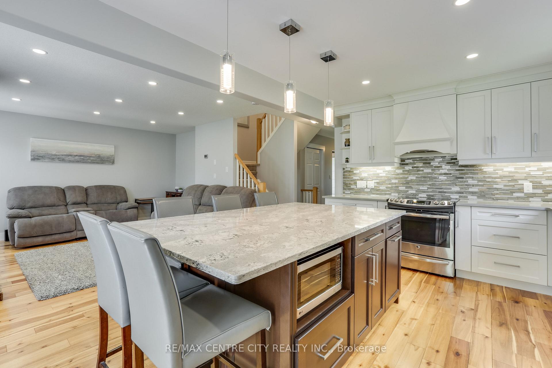 Photo 15 of 52 Owen Court, Central Elgin, Rural Central Elgin — HOMEH