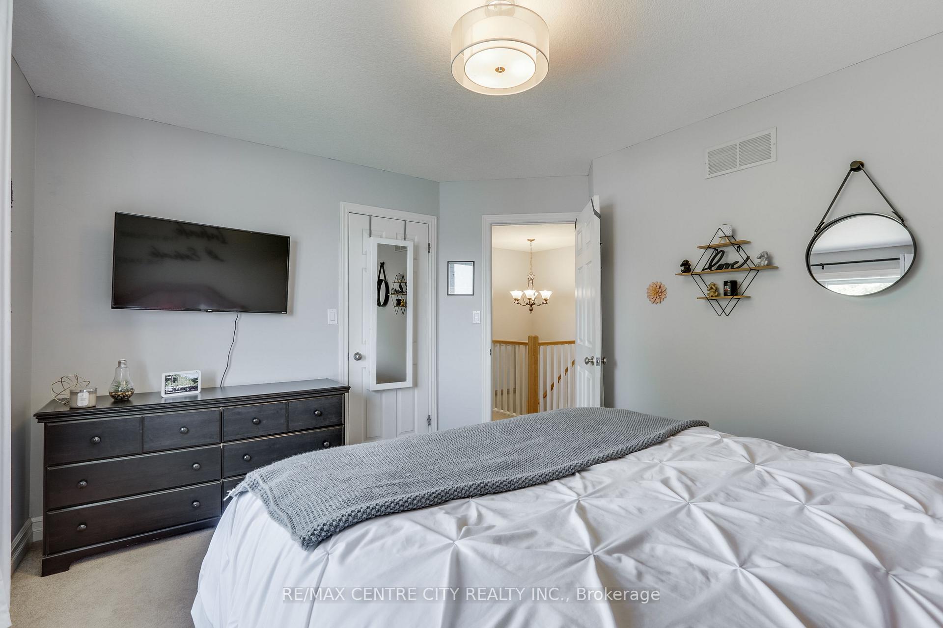 Photo 22 of 52 Owen Court, Central Elgin, Rural Central Elgin — HOMEH