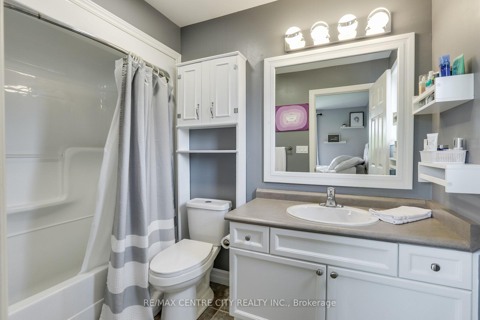 Photo 23 of 52 Owen Court, Central Elgin, Rural Central Elgin — HOMEH