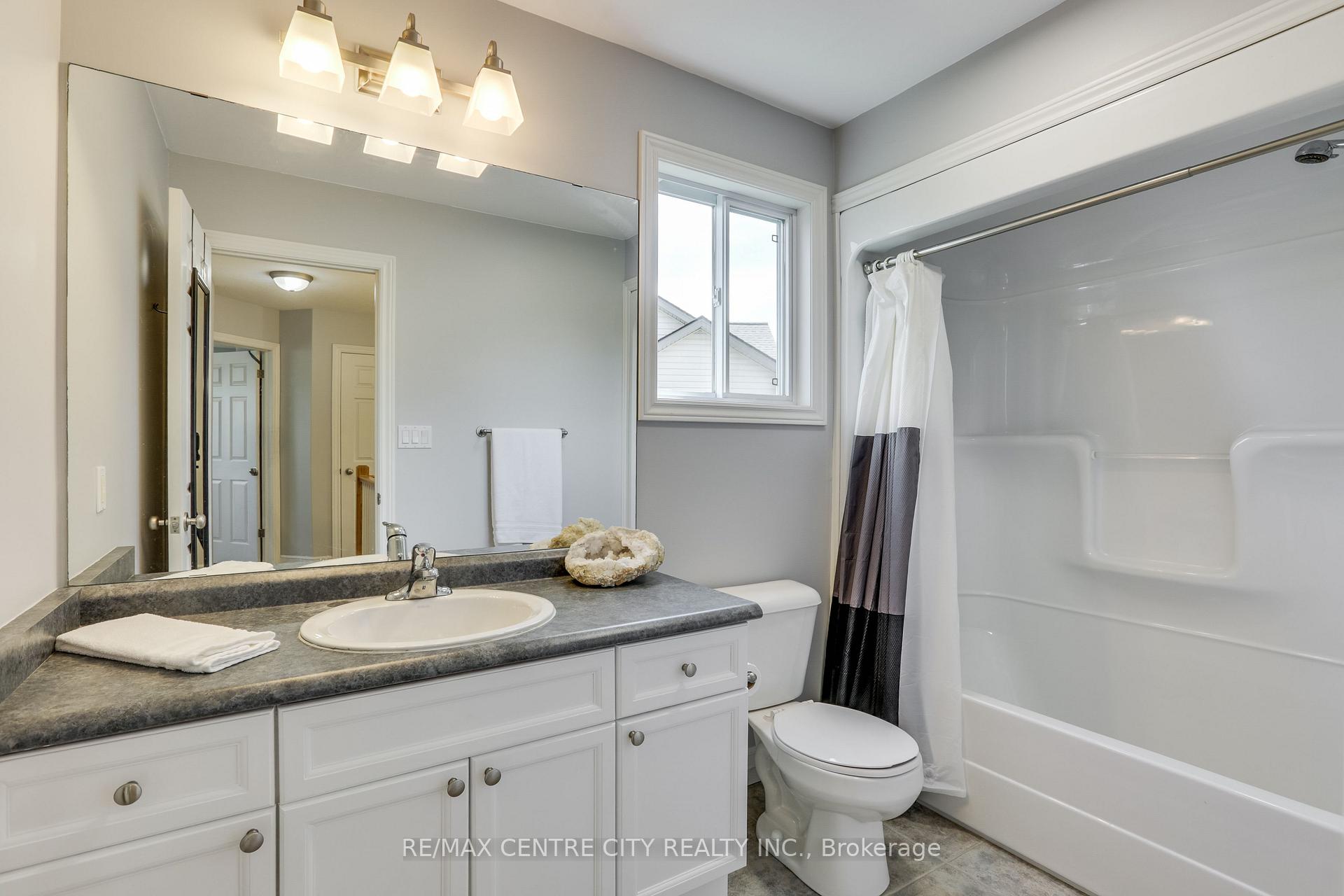 Photo 27 of 52 Owen Court, Central Elgin, Rural Central Elgin — HOMEH