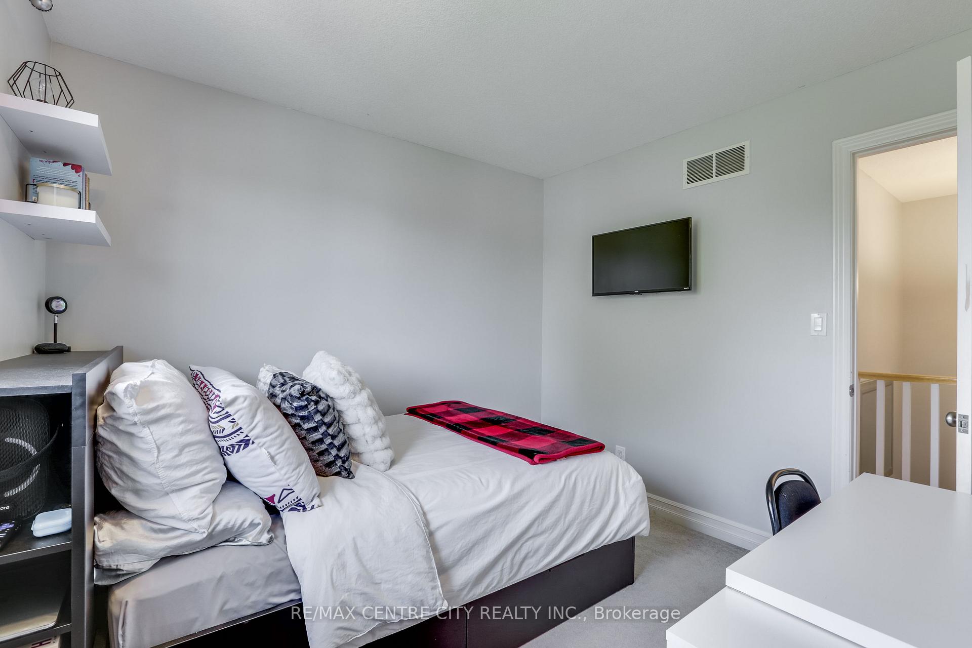 Photo 30 of 52 Owen Court, Central Elgin, Rural Central Elgin — HOMEH