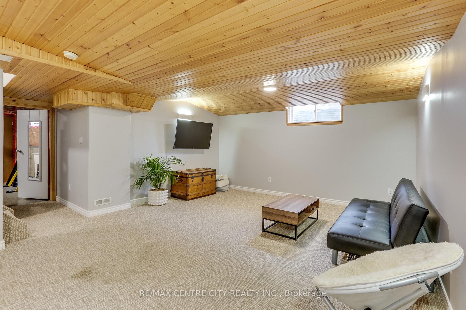 Photo 32 of 52 Owen Court, Central Elgin, Rural Central Elgin — HOMEH