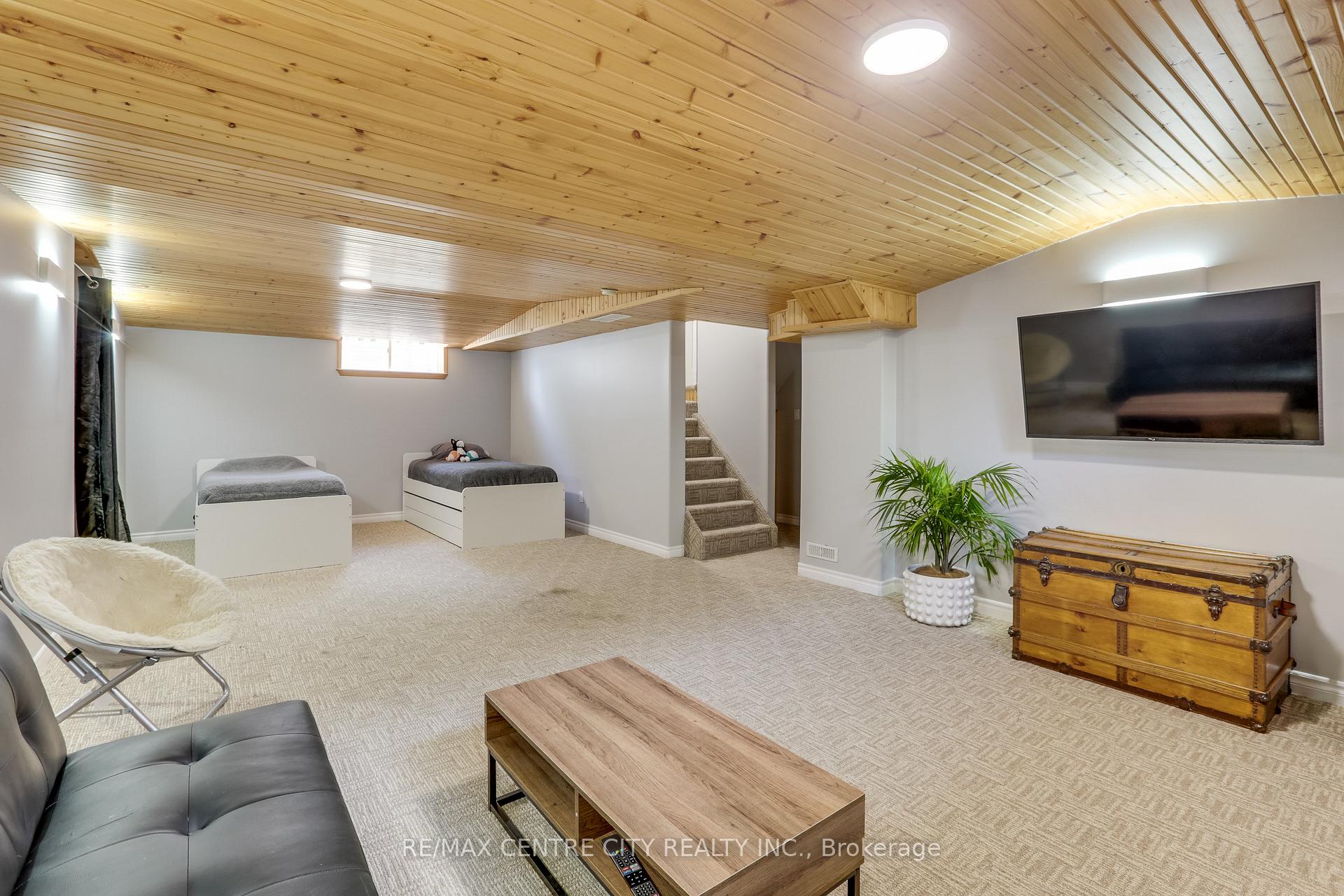 Photo 33 of 52 Owen Court, Central Elgin, Rural Central Elgin — HOMEH