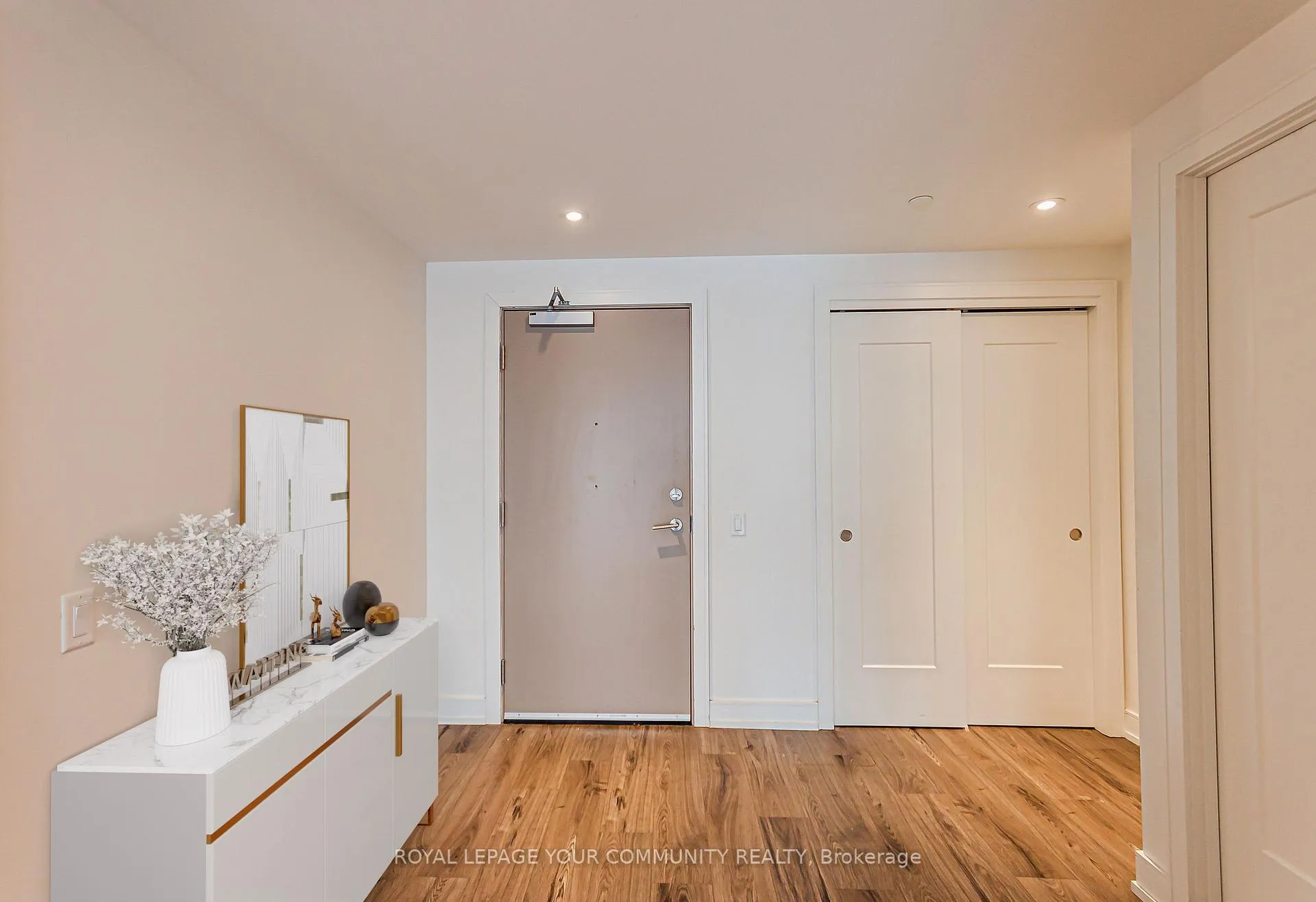 Photo 5 of Unit 807, 185 Dunlop Street E, Barrie, Lakeshore — HOMEH