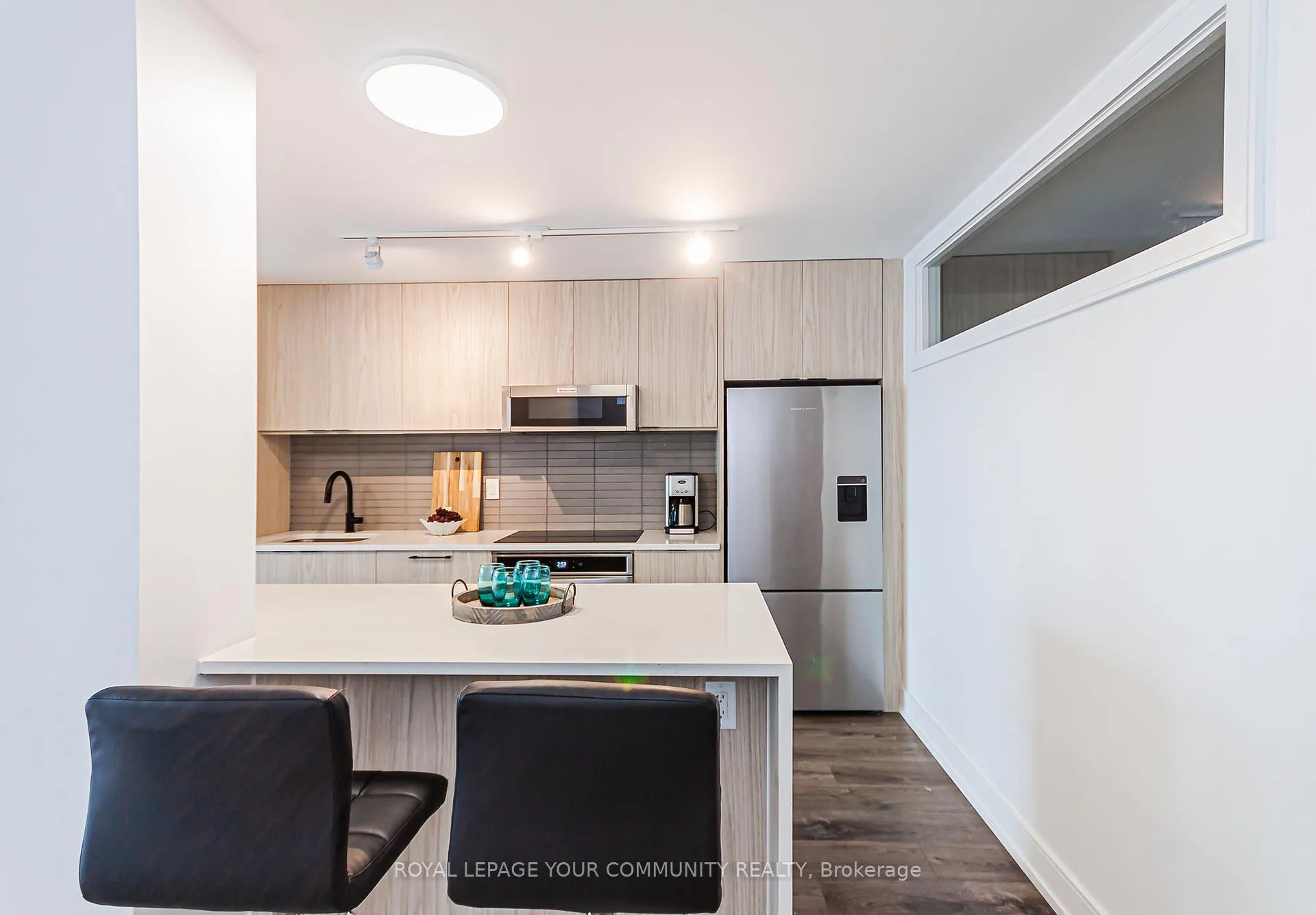 Photo 8 of Unit 807, 185 Dunlop Street E, Barrie, Lakeshore — HOMEH
