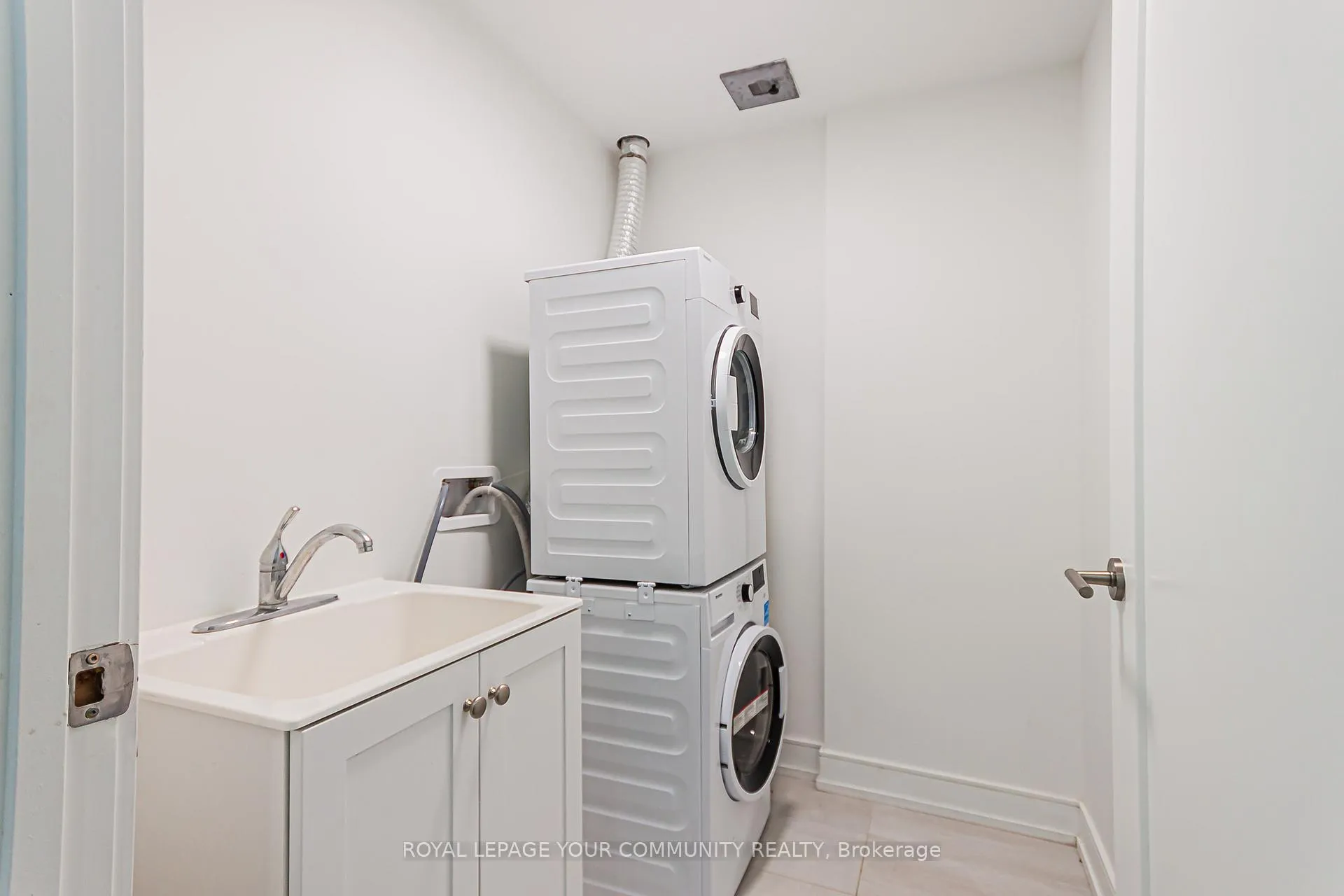 Photo 19 of Unit 807, 185 Dunlop Street E, Barrie, Lakeshore — HOMEH