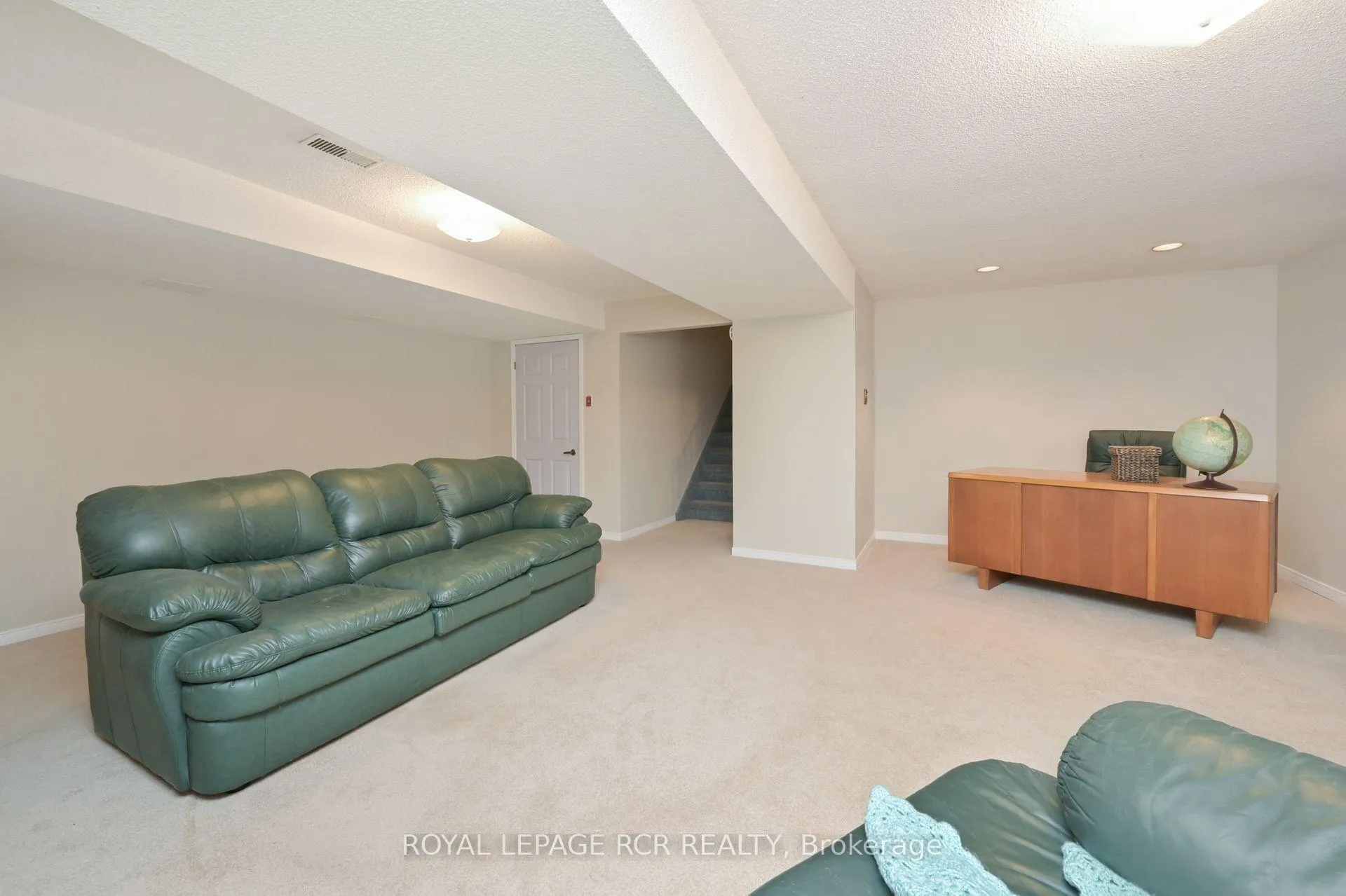 Photo 22 of 49 Green Briar Road, New Tecumseth, Alliston — HOMEH