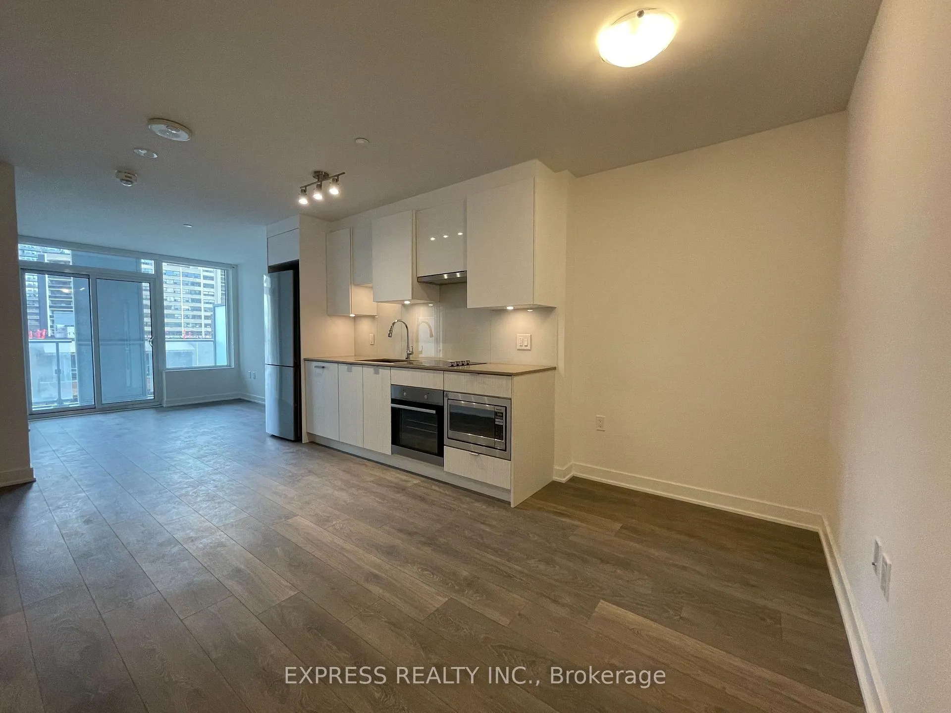 Photo 1 of Unit 401, 99 Broadway Avenue, Toronto, Mount Pleasant West — HOMEH