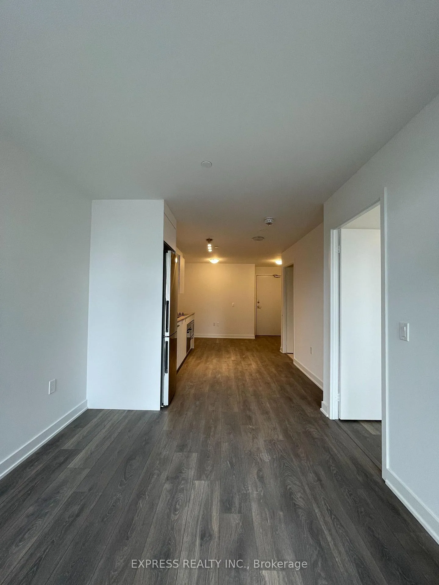 Photo 4 of Unit 401, 99 Broadway Avenue, Toronto, Mount Pleasant West — HOMEH