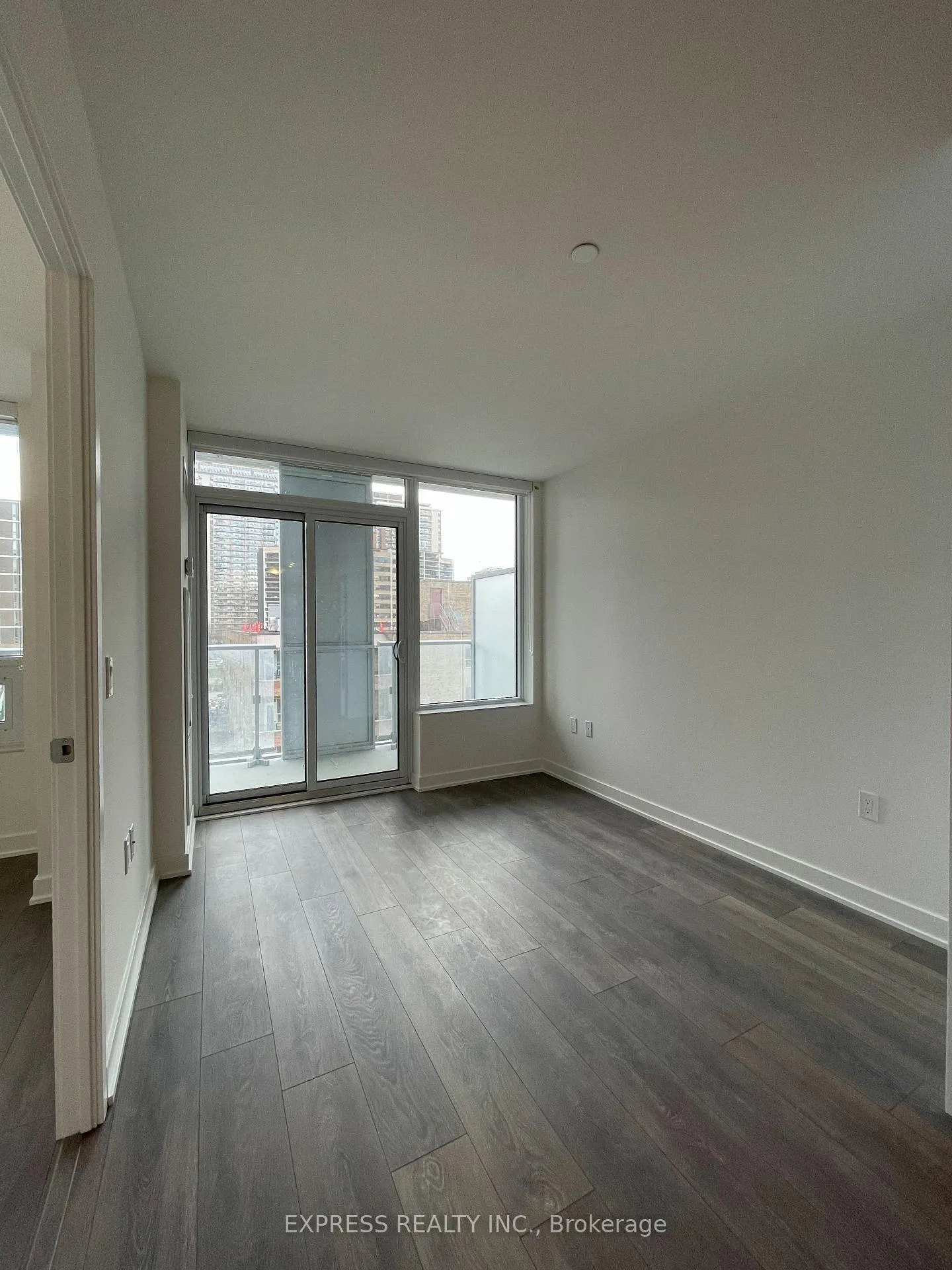 Photo 5 of Unit 401, 99 Broadway Avenue, Toronto, Mount Pleasant West — HOMEH
