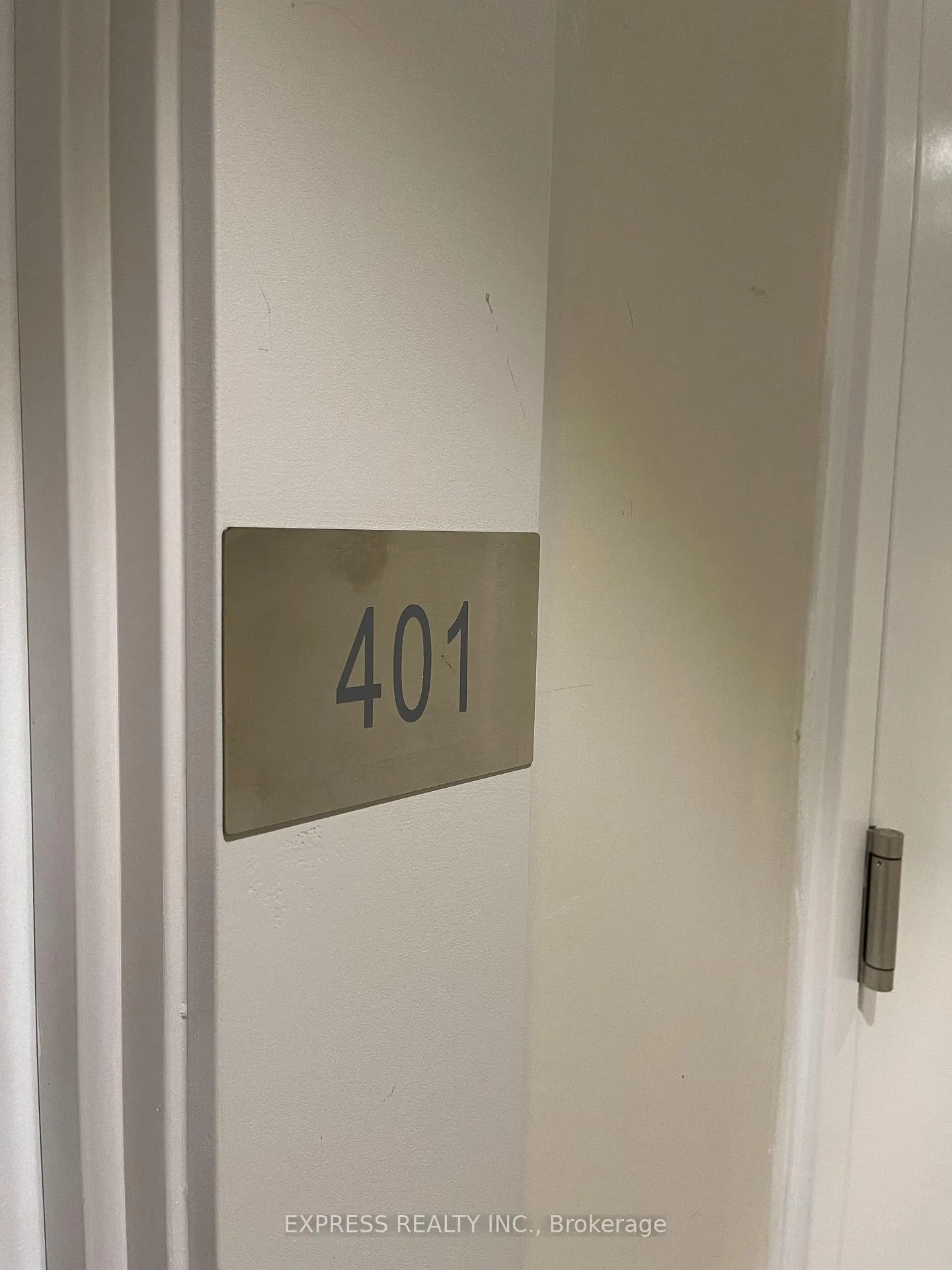 Photo 9 of Unit 401, 99 Broadway Avenue, Toronto, Mount Pleasant West — HOMEH