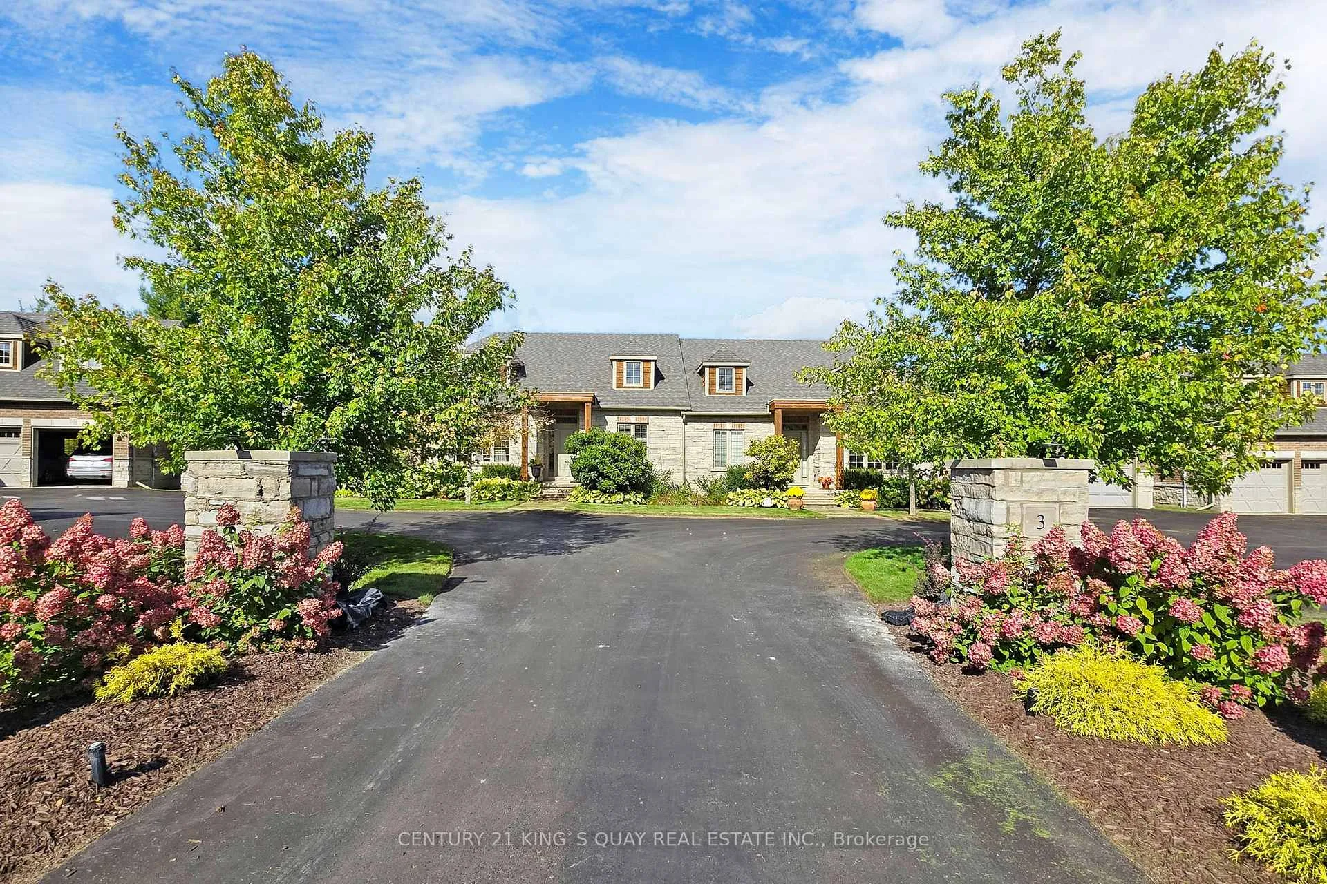 Photo 3 of Unit 5, 3 Reddington Drive, Caledon, Palgrave — HOMEH