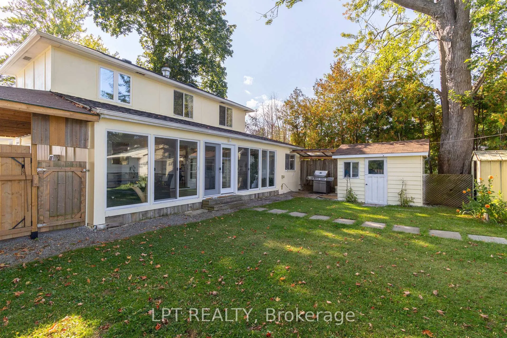 Photo 27 of 24 Lakeshore Road, Georgina, Virginia — HOMEH