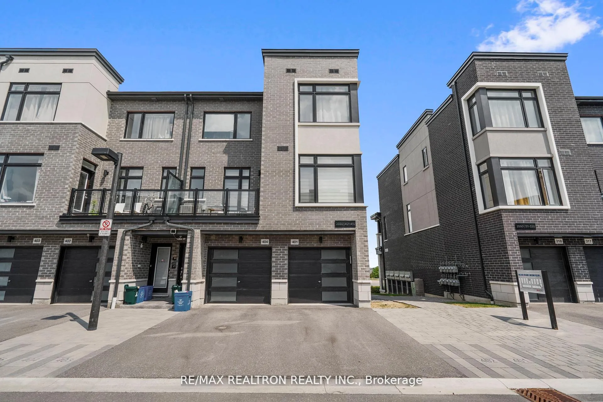 Photo 2 of Unit 401, 2550 Castlegate Crossing, Pickering, Duffin Heights — HOMEH