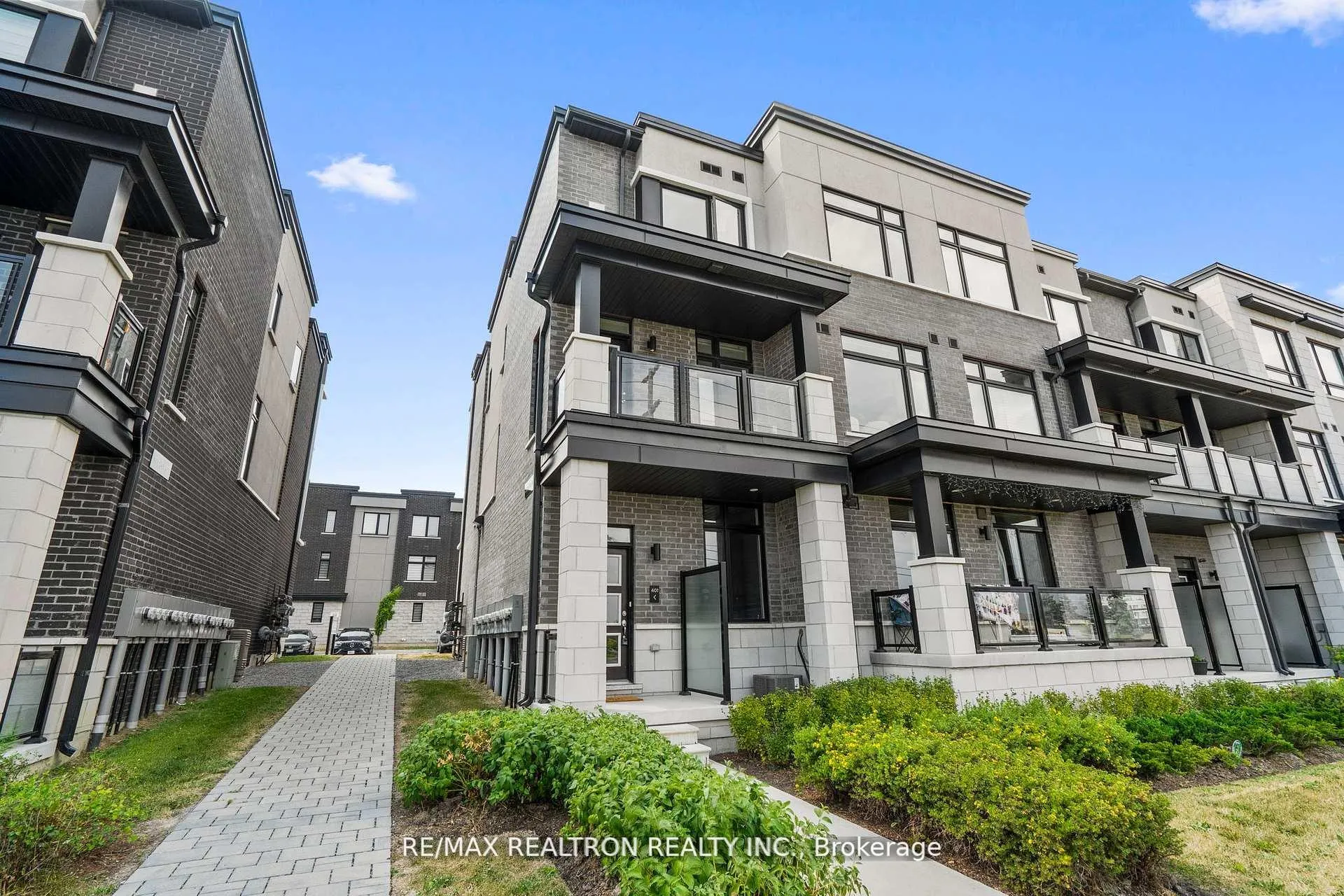 Photo 3 of Unit 401, 2550 Castlegate Crossing, Pickering, Duffin Heights — HOMEH