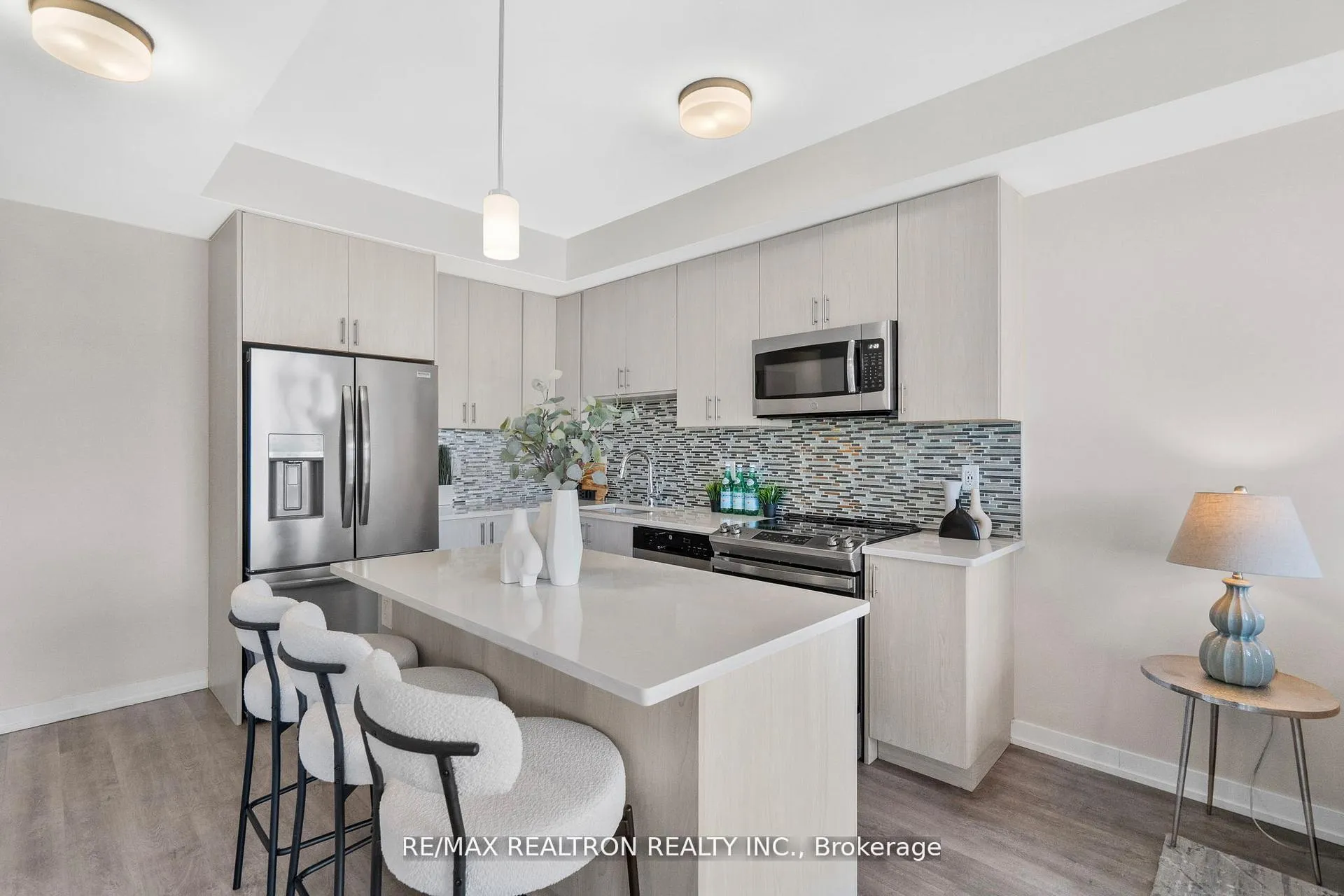 Photo 7 of Unit 401, 2550 Castlegate Crossing, Pickering, Duffin Heights — HOMEH