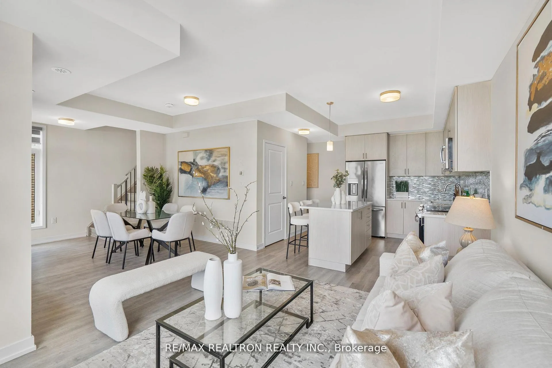 Photo 12 of Unit 401, 2550 Castlegate Crossing, Pickering, Duffin Heights — HOMEH