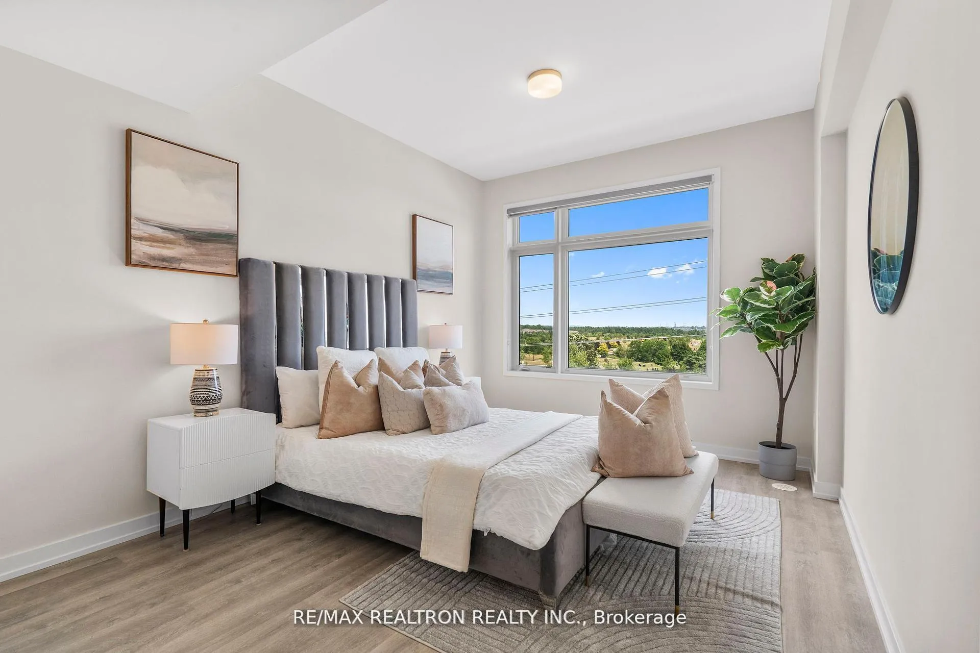 Photo 19 of Unit 401, 2550 Castlegate Crossing, Pickering, Duffin Heights — HOMEH