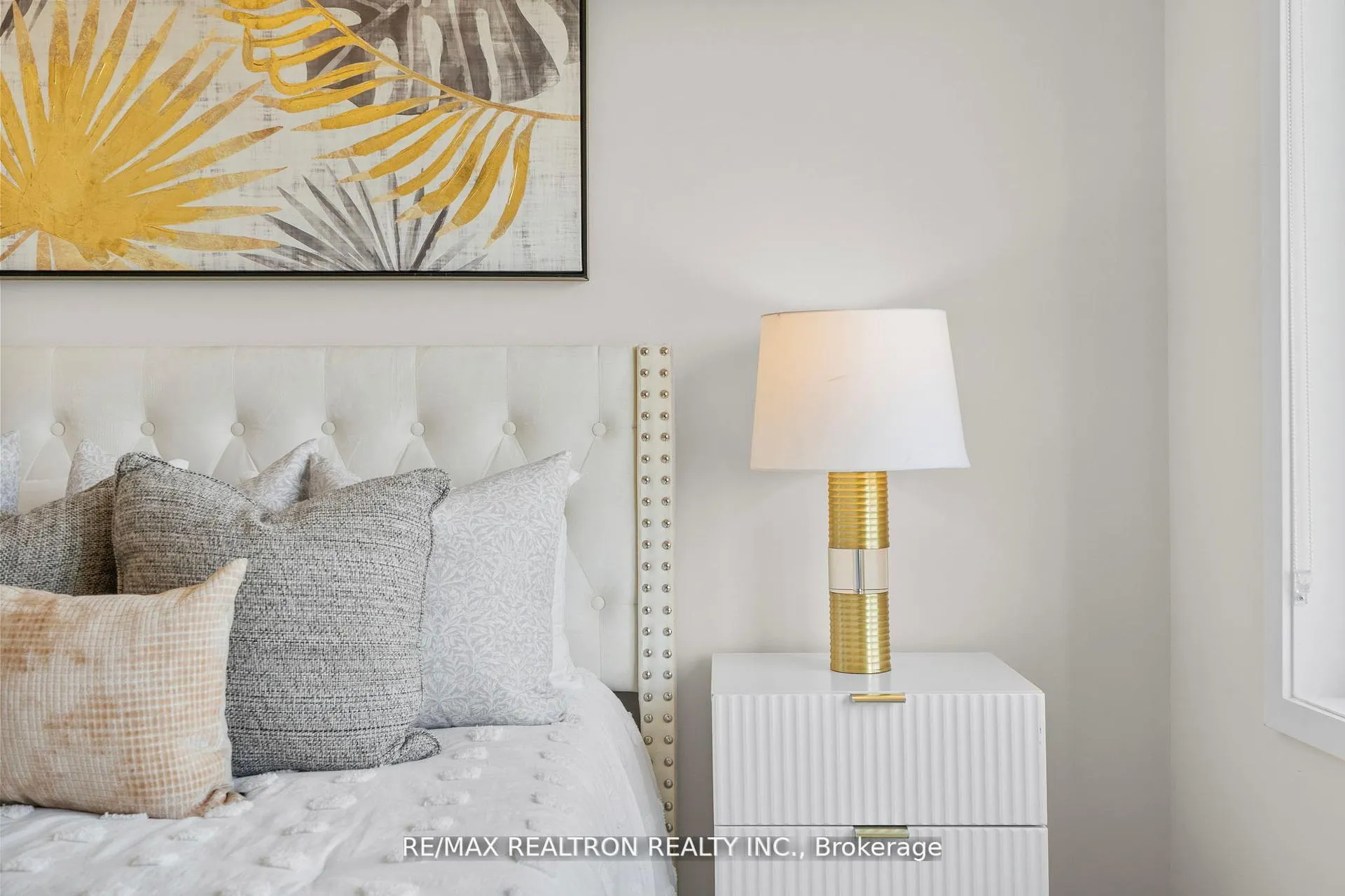 Photo 25 of Unit 401, 2550 Castlegate Crossing, Pickering, Duffin Heights — HOMEH