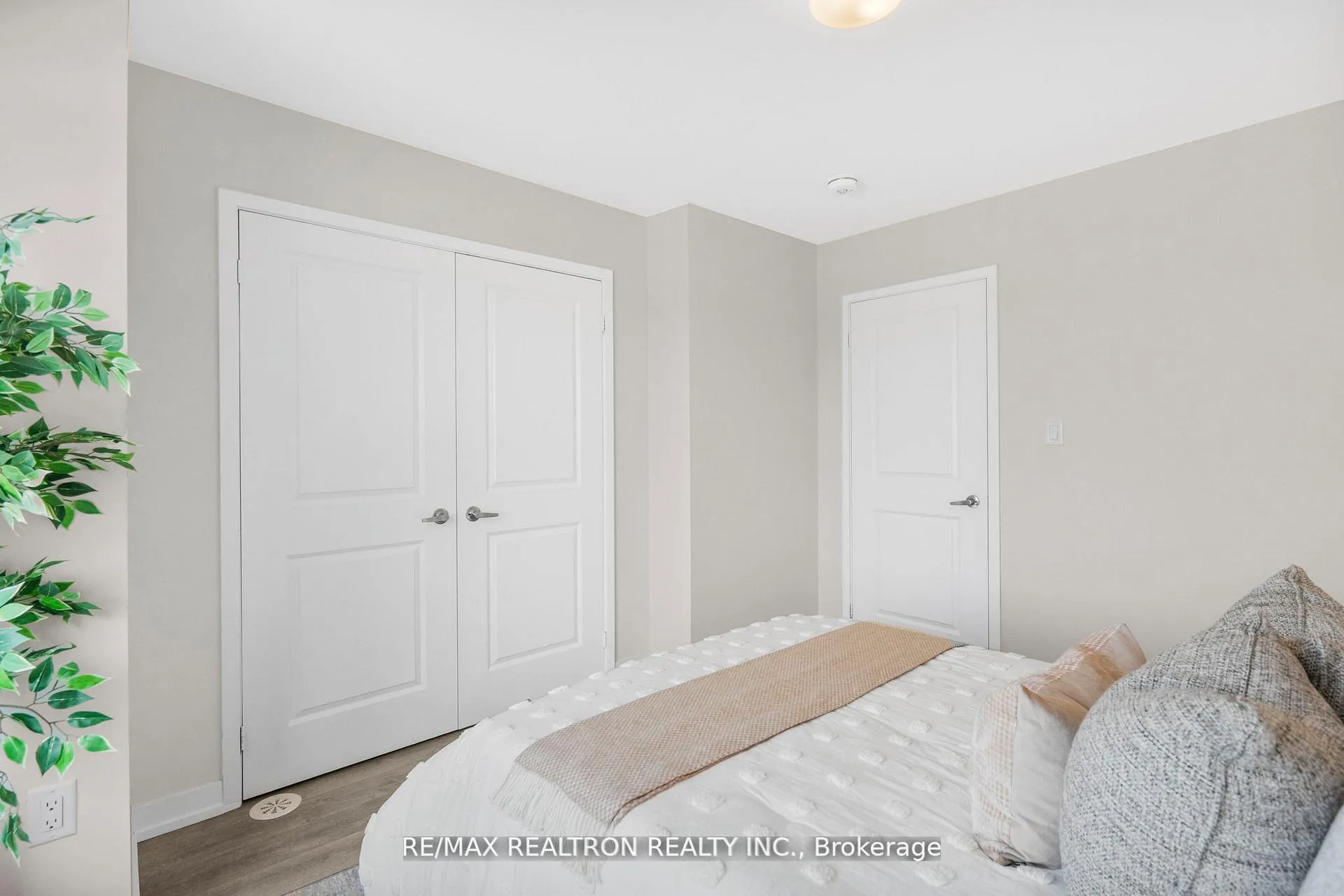 Photo 27 of Unit 401, 2550 Castlegate Crossing, Pickering, Duffin Heights — HOMEH