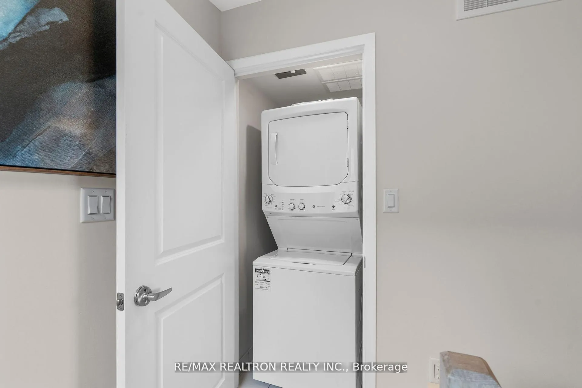 Photo 31 of Unit 401, 2550 Castlegate Crossing, Pickering, Duffin Heights — HOMEH