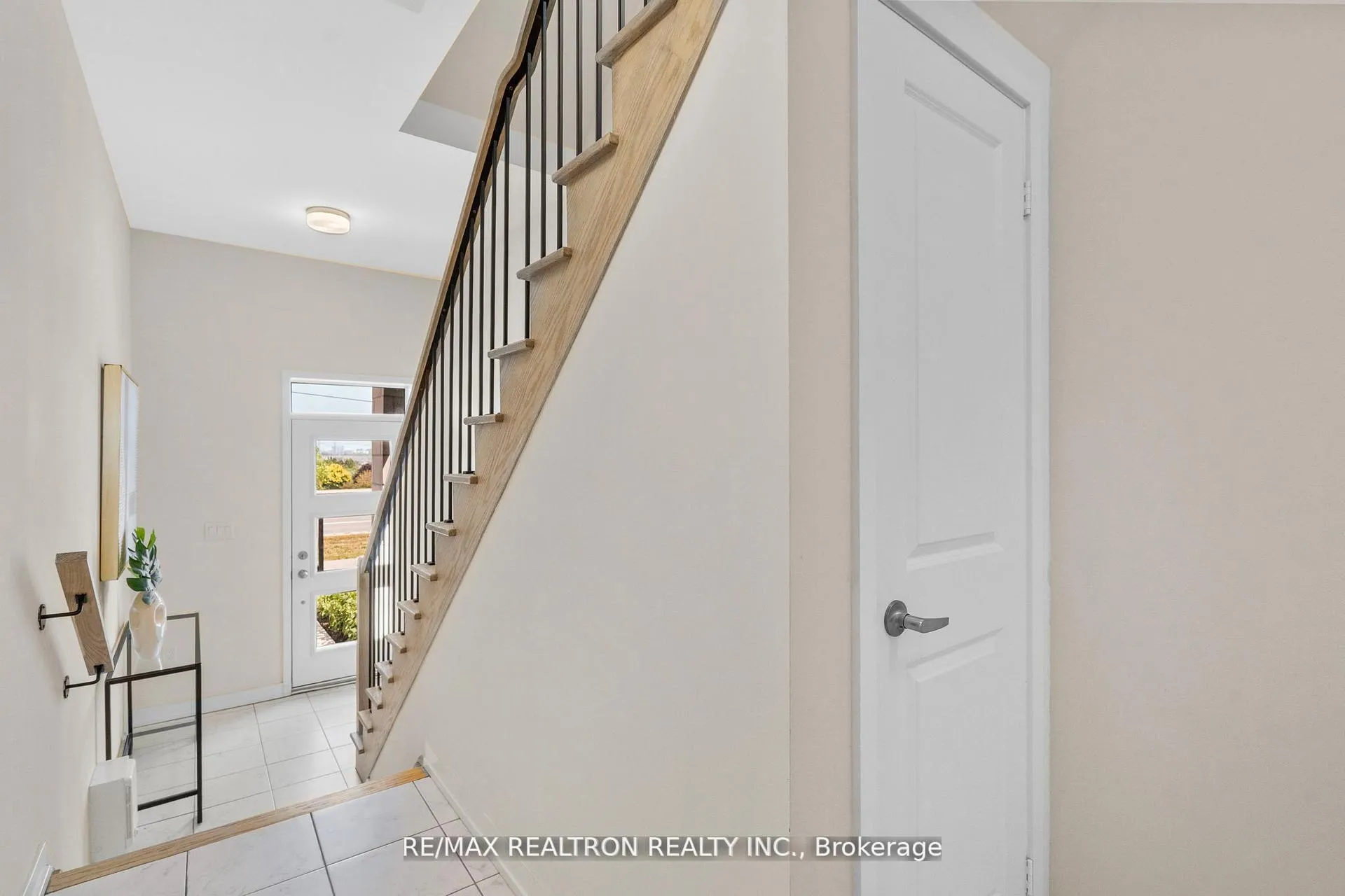Photo 36 of Unit 401, 2550 Castlegate Crossing, Pickering, Duffin Heights — HOMEH