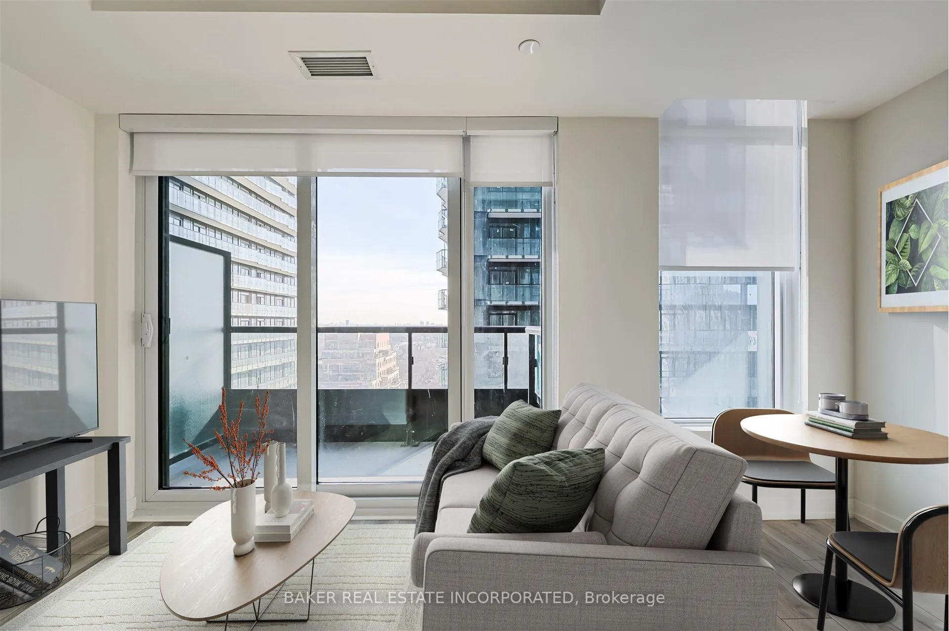 Photo 1 of Unit 1701, 223 Redpath Avenue, Toronto, Mount Pleasant West — HOMEH