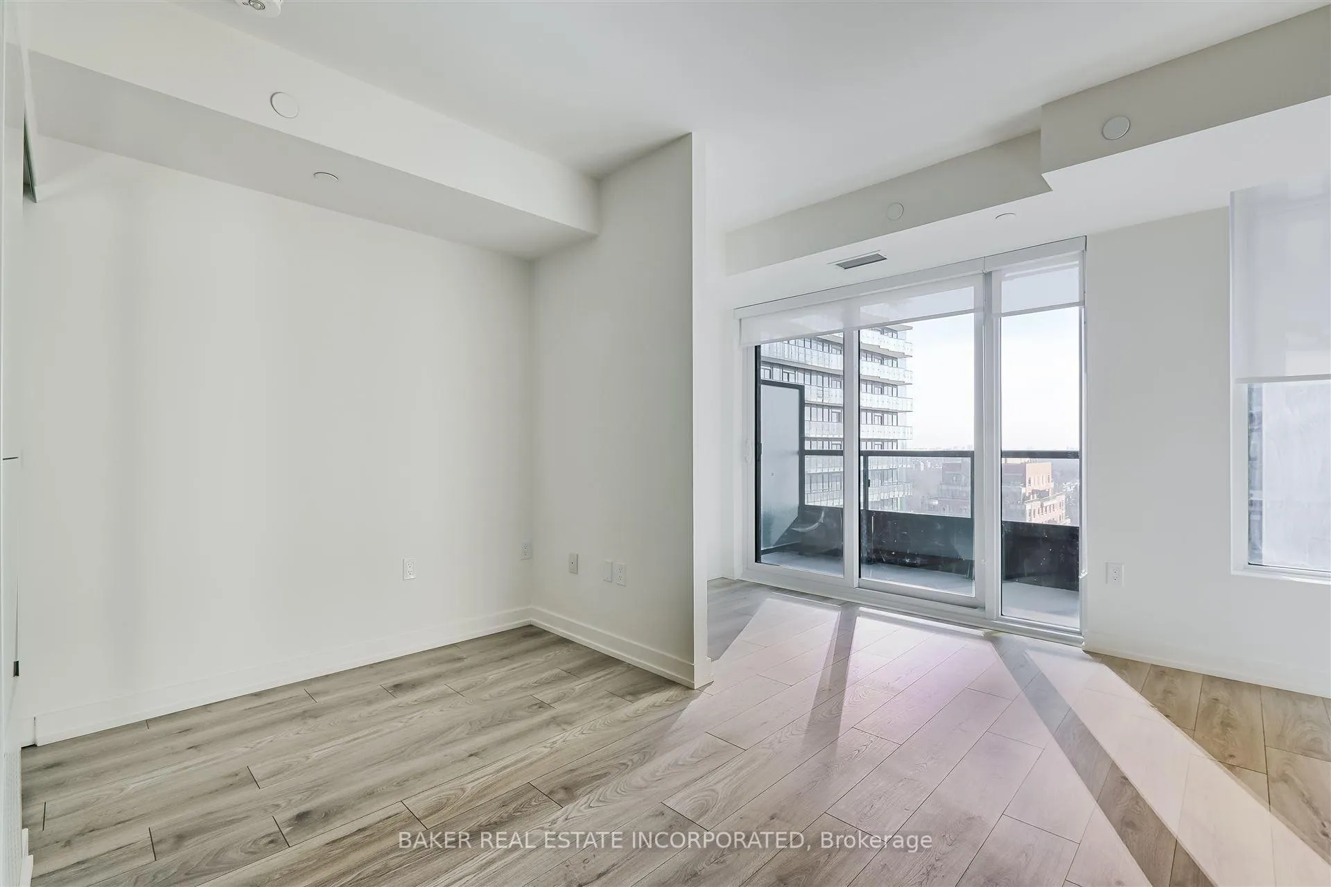 Photo 4 of Unit 1701, 223 Redpath Avenue, Toronto, Mount Pleasant West — HOMEH