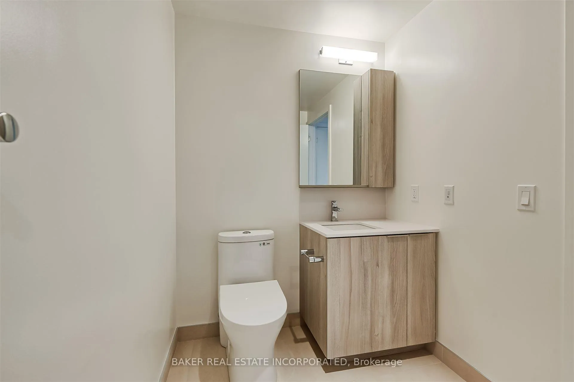 Photo 8 of Unit 1701, 223 Redpath Avenue, Toronto, Mount Pleasant West — HOMEH