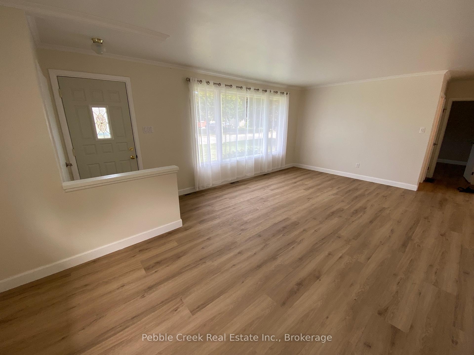 Photo 10 of 187 Cayley Street, Goderich, Goderich (Town) — HOMEH