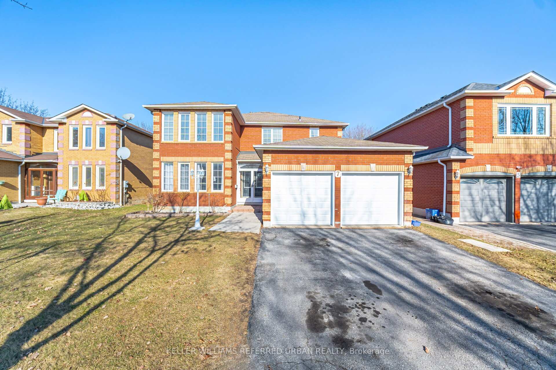 Front of 7 Holmes Crescent