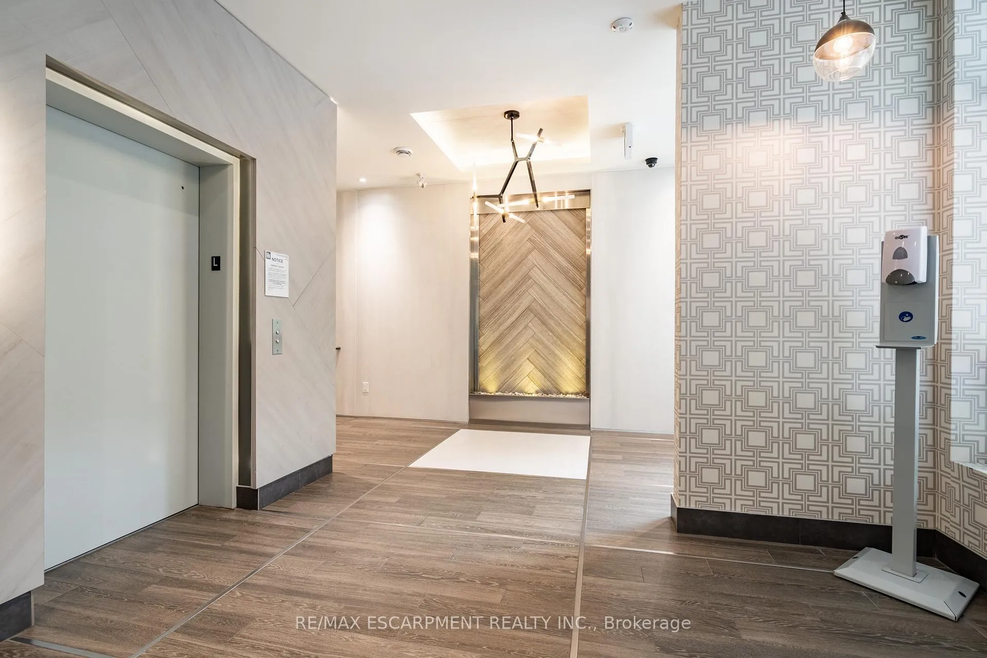 Photo 4 of Unit 308, 467 Charlton Avenue E, Hamilton, Stinson — HOMEH