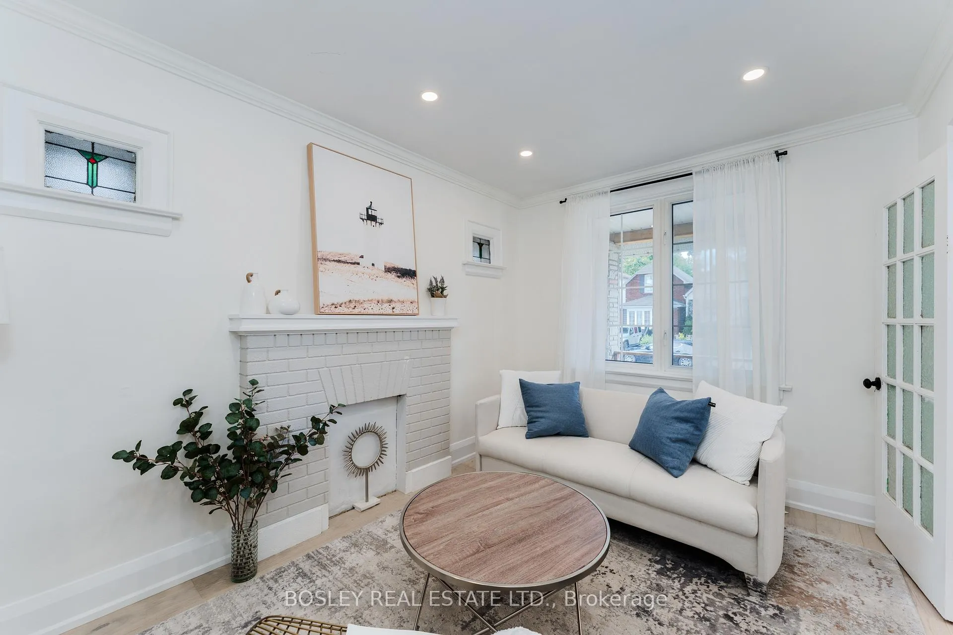 Photo 3 of 757 Sammon Avenue, Toronto, Danforth Village-East York — HOMEH