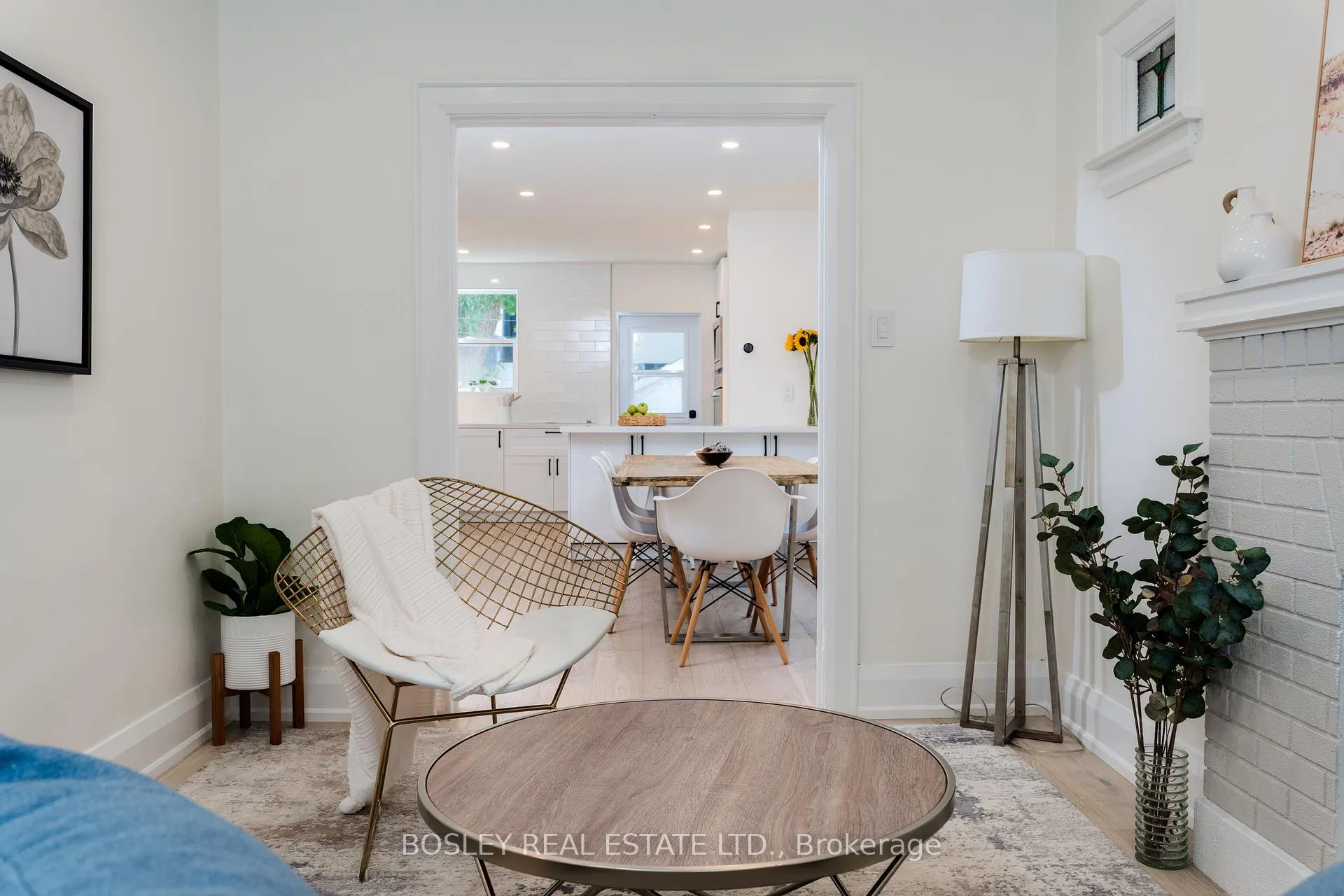 Photo 6 of 757 Sammon Avenue, Toronto, Danforth Village-East York — HOMEH