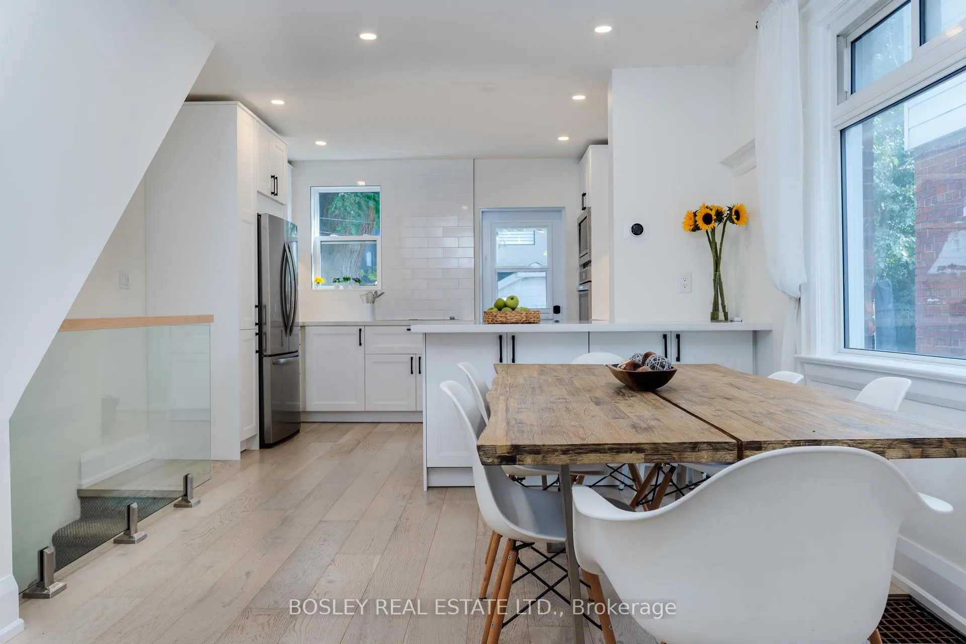 Photo 7 of 757 Sammon Avenue, Toronto, Danforth Village-East York — HOMEH