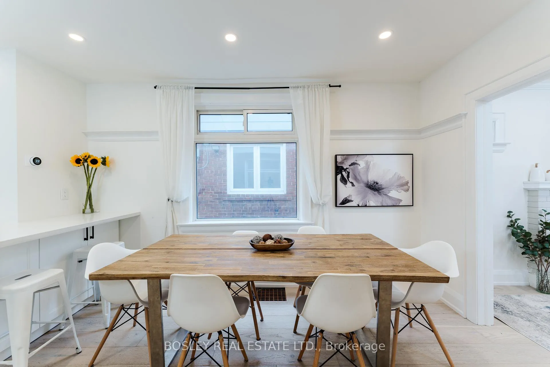 Photo 9 of 757 Sammon Avenue, Toronto, Danforth Village-East York — HOMEH