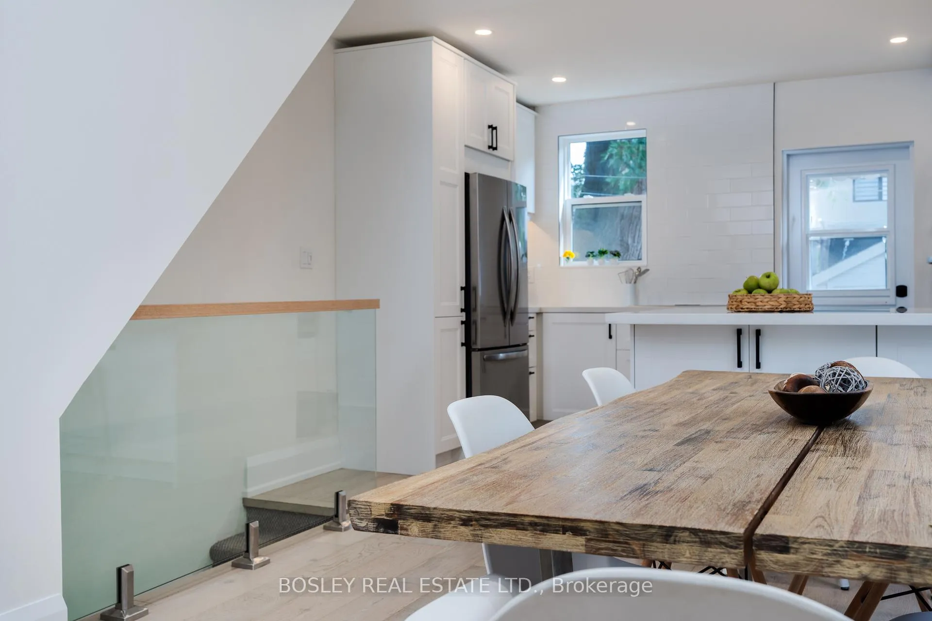 Photo 11 of 757 Sammon Avenue, Toronto, Danforth Village-East York — HOMEH