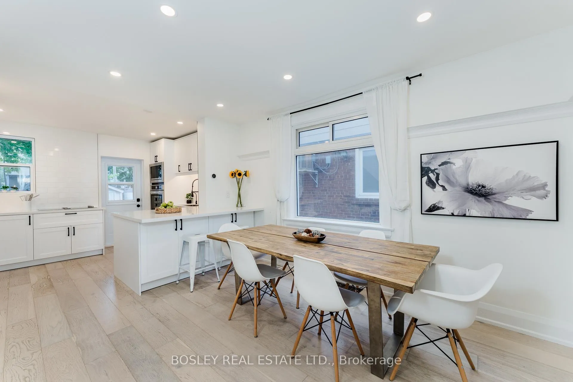 Photo 13 of 757 Sammon Avenue, Toronto, Danforth Village-East York — HOMEH